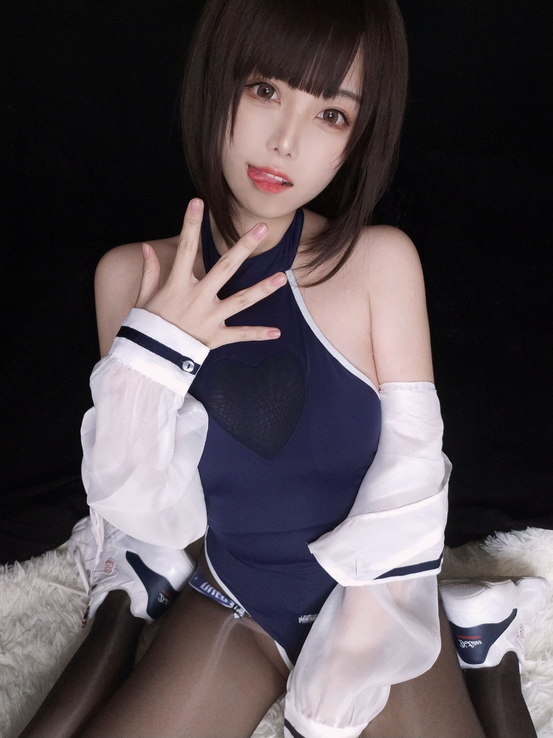 [网红COSER写真] 萌系小姐姐蜜汁猫裘 - 水着