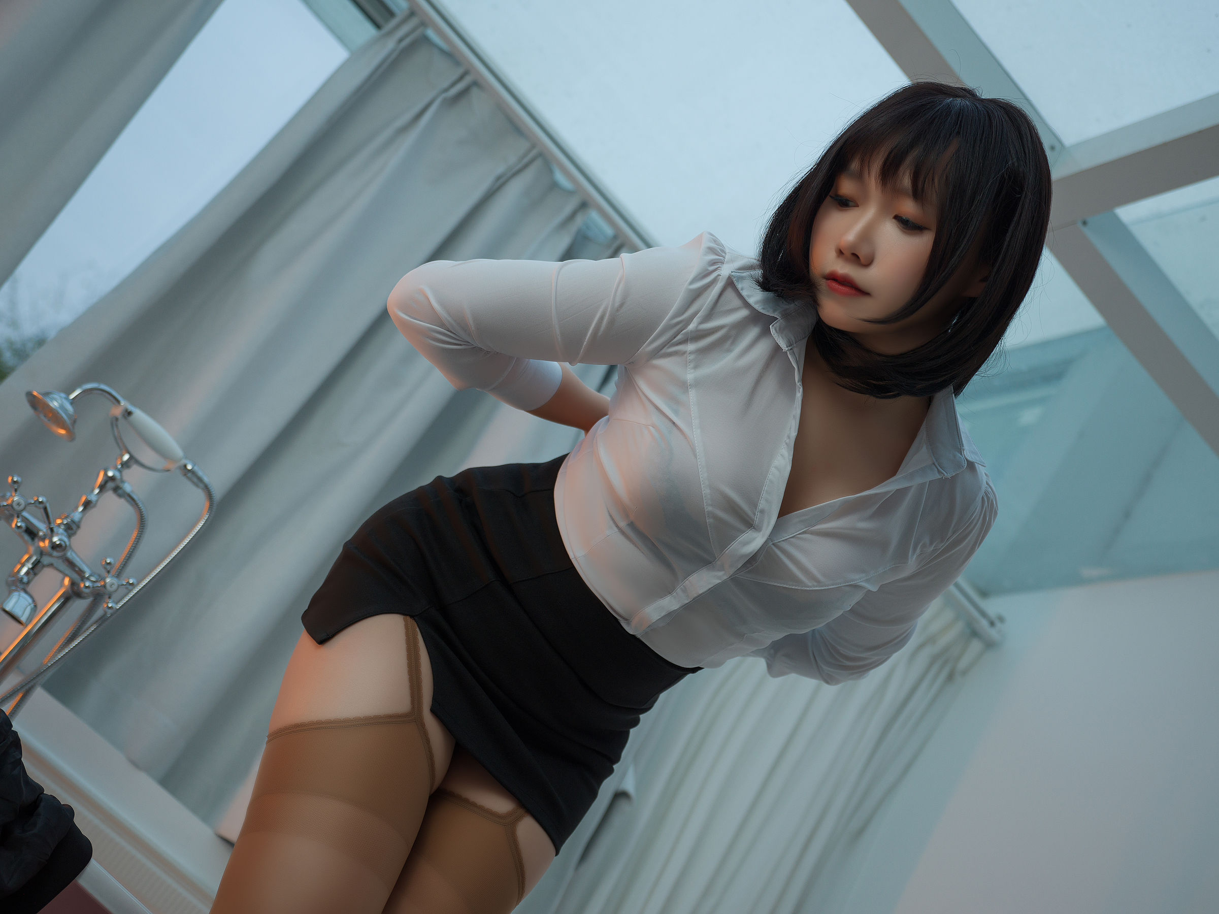 [网红COSER写真] 麻花麻花酱 - 秘书