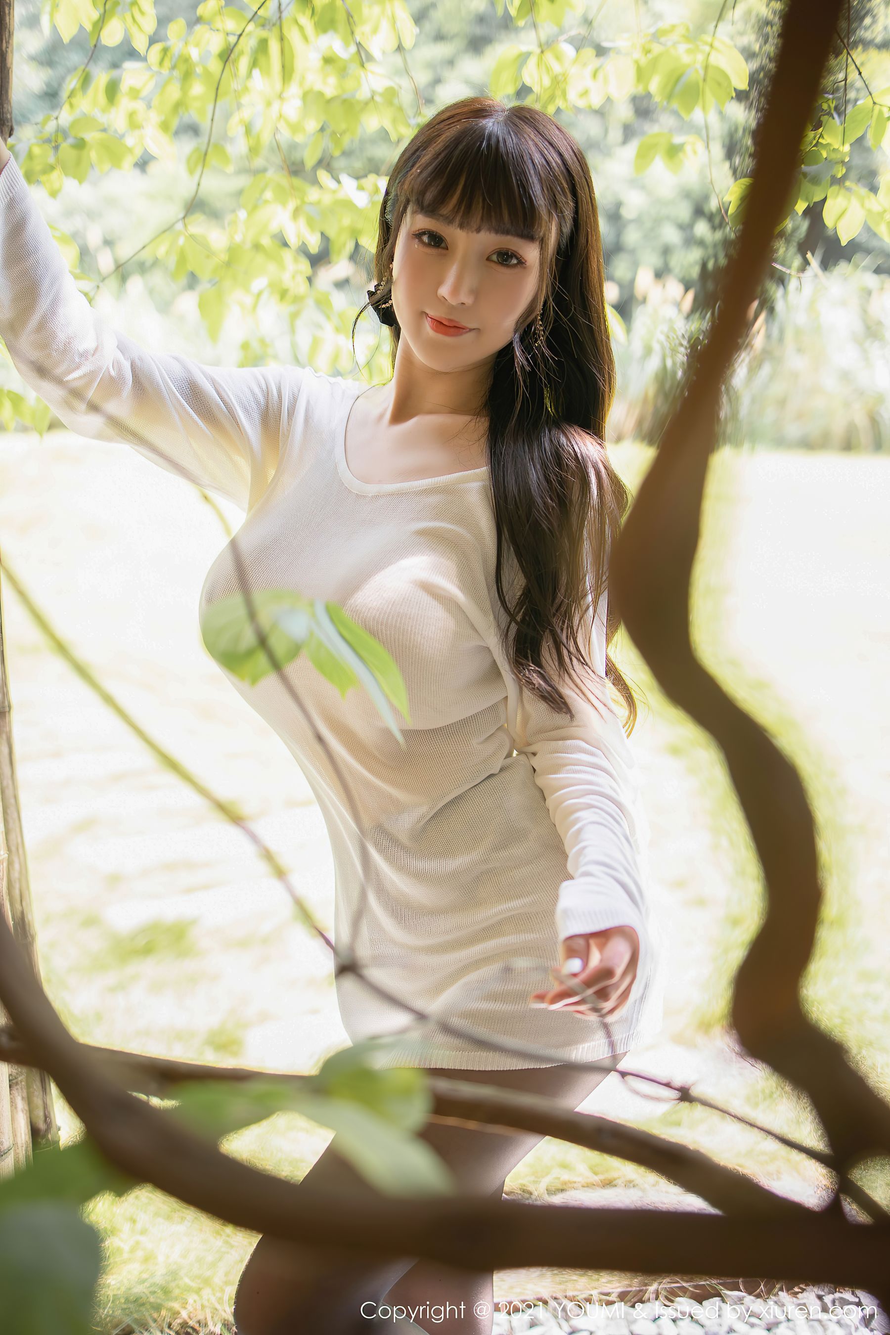 [尤蜜荟YouMi] Vol.680 朱可儿Flower - 户外甘蔗林与镂空嘿丝系列