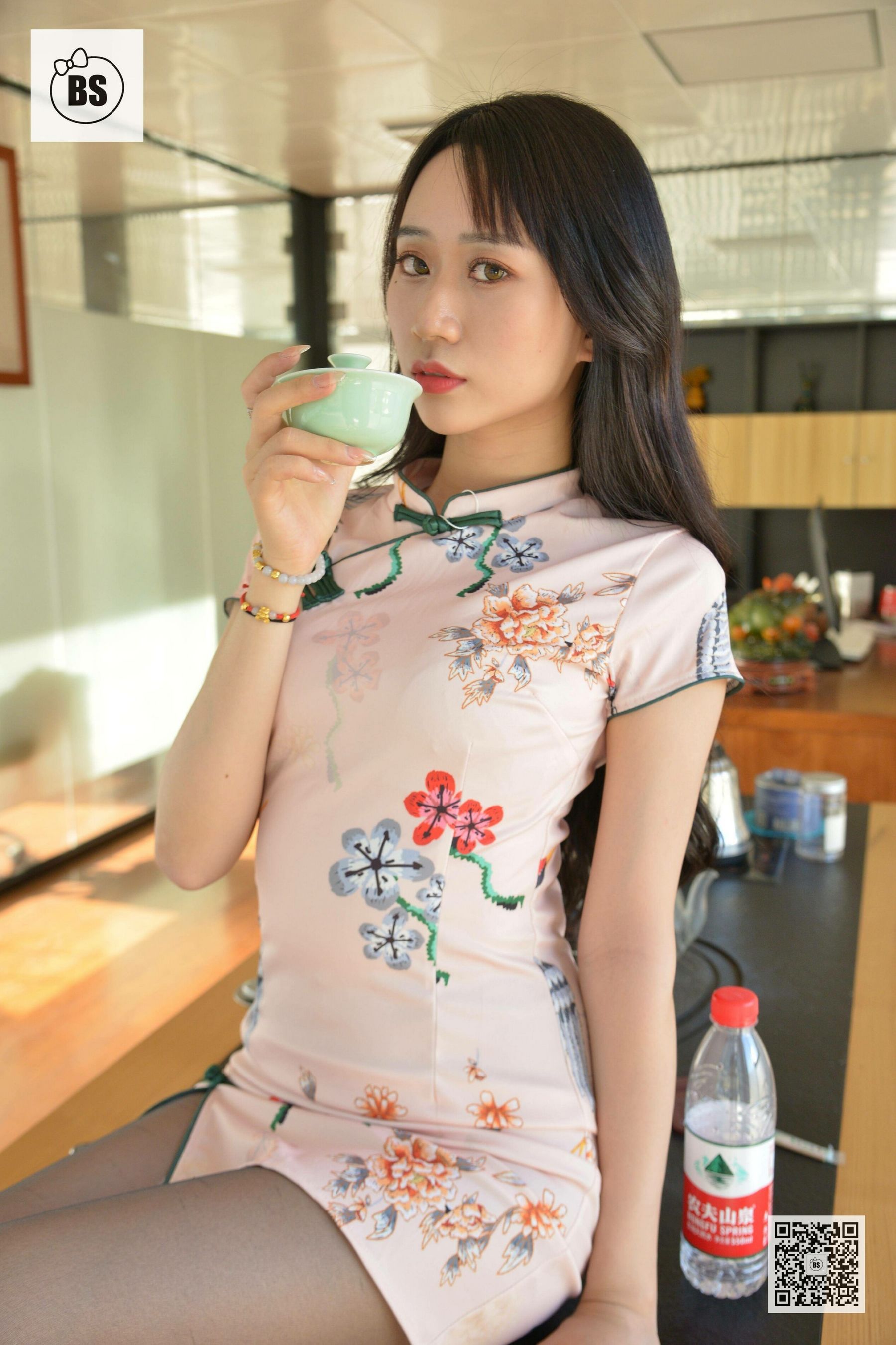 [我丝你想] MX014 美西 新来的女助理4