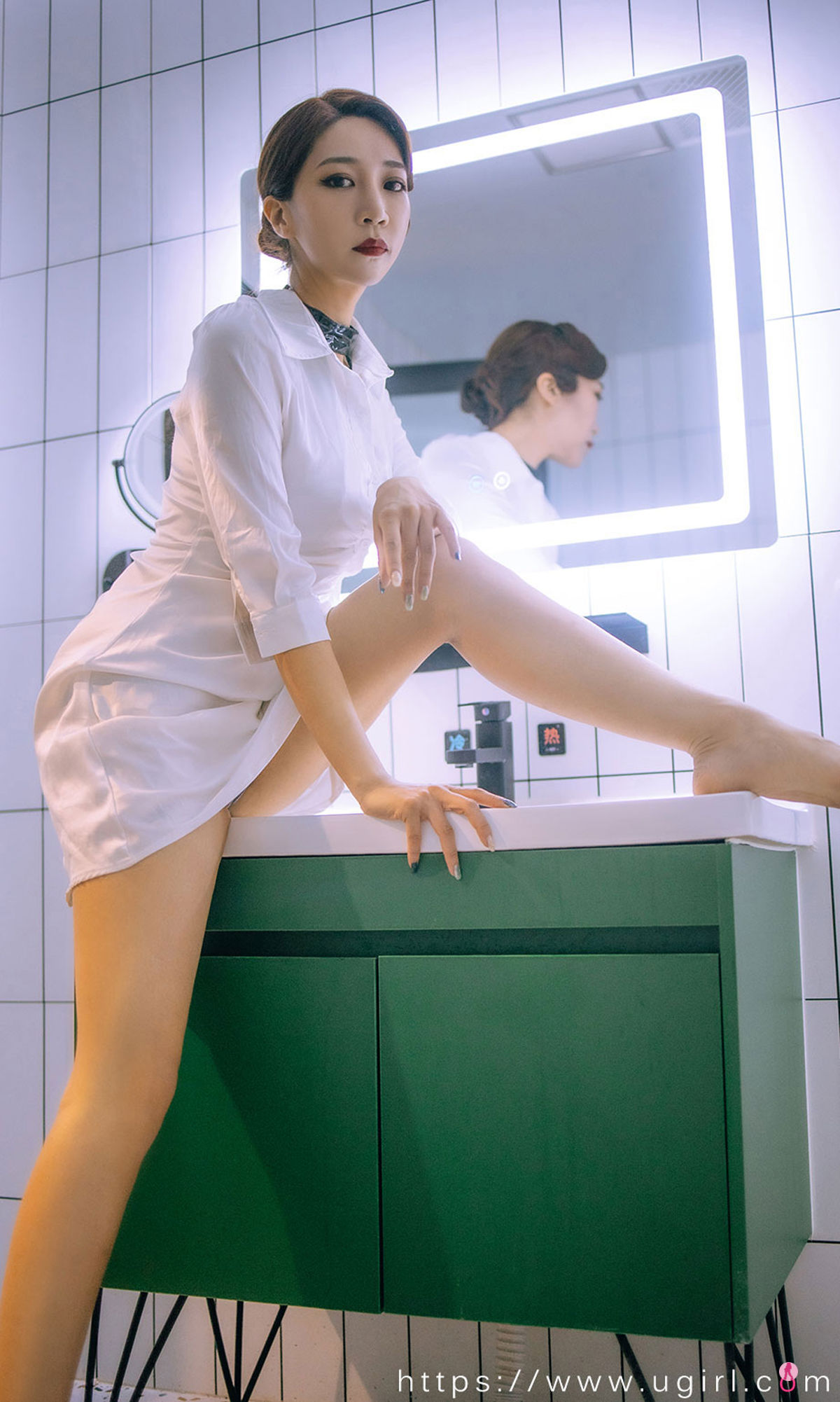 [爱尤物Ugirls] No.2193 长腿妍嫣 复古情调