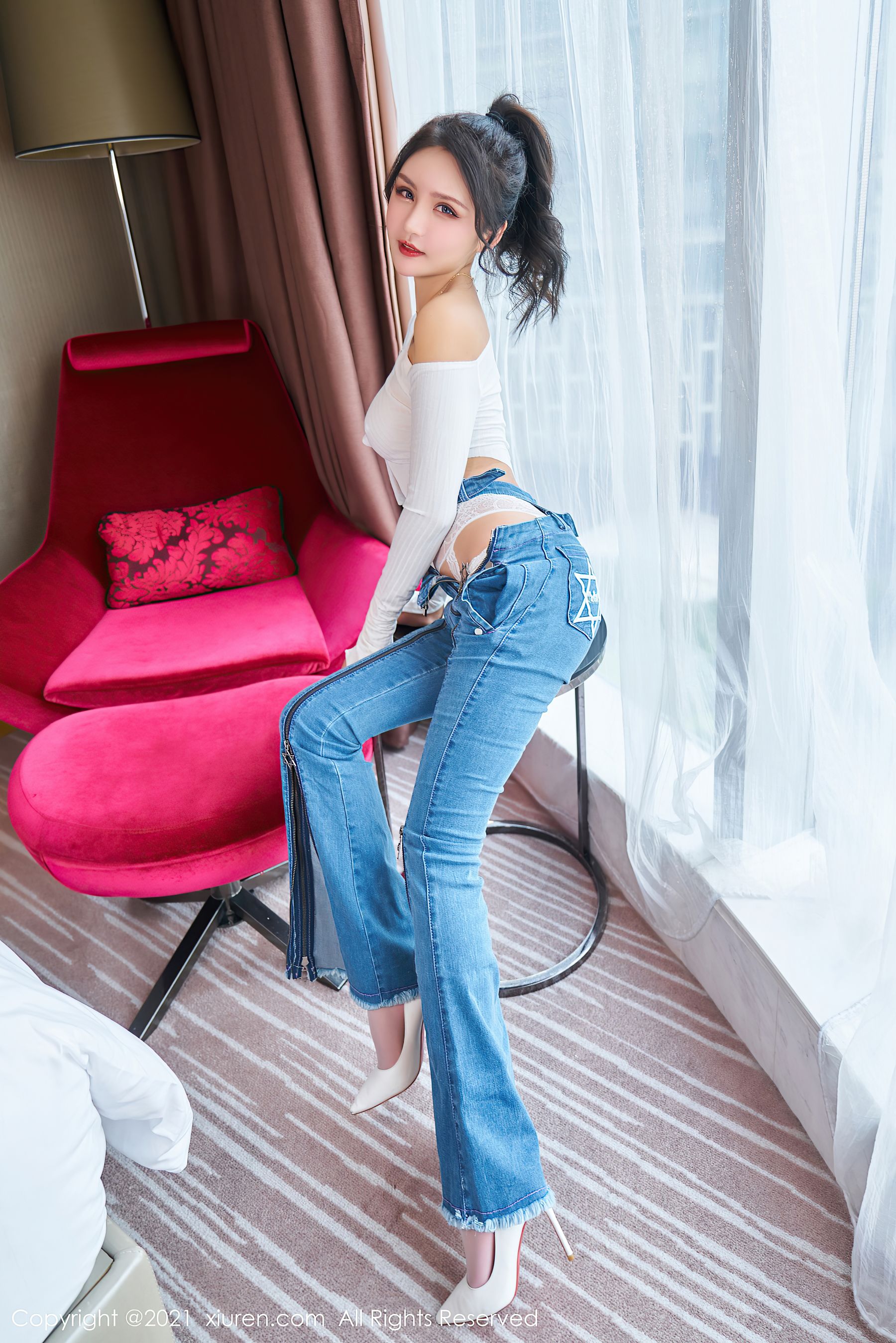 [秀人XiuRen] No.3720 Emily尹菲