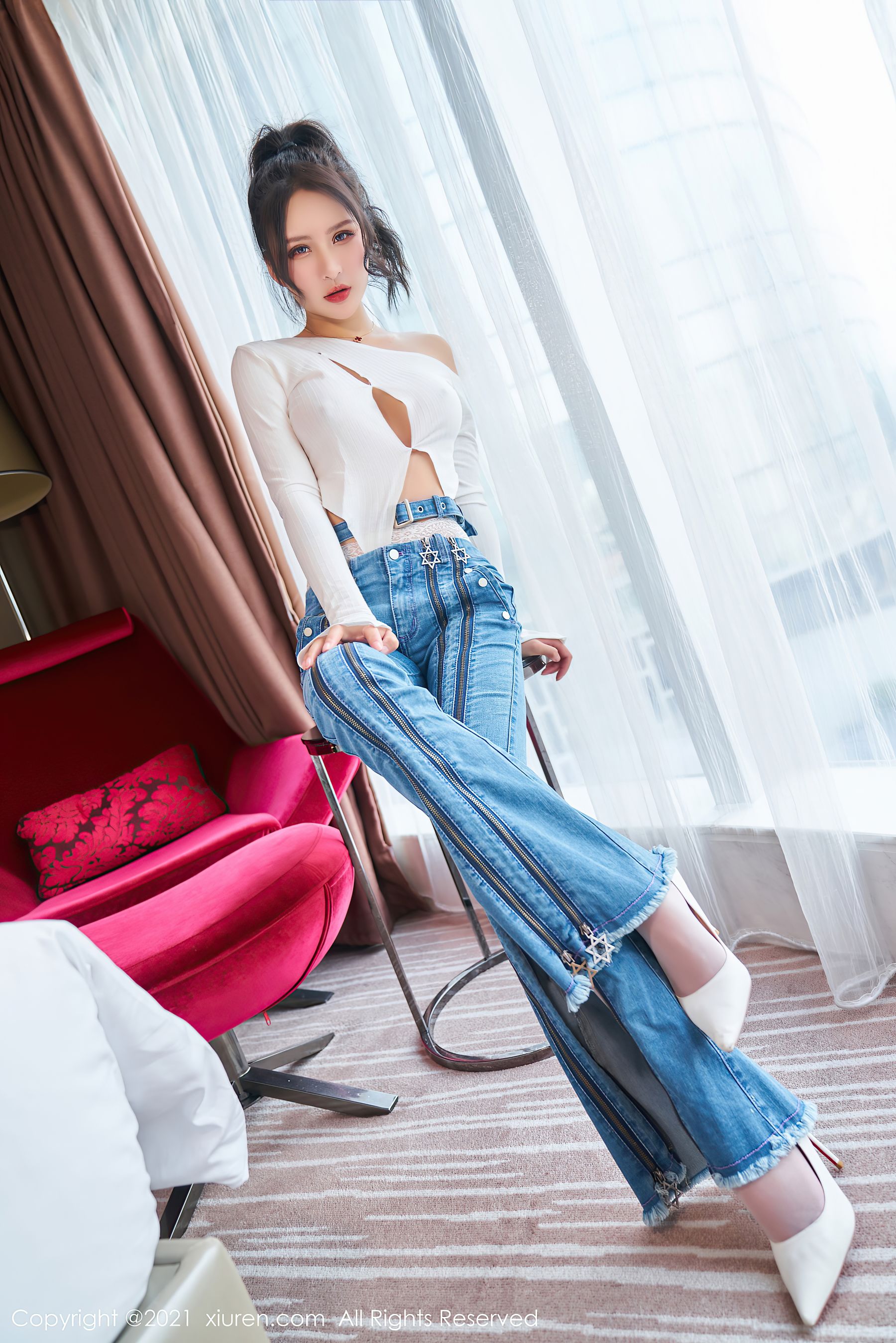[秀人XiuRen] No.3720 Emily尹菲