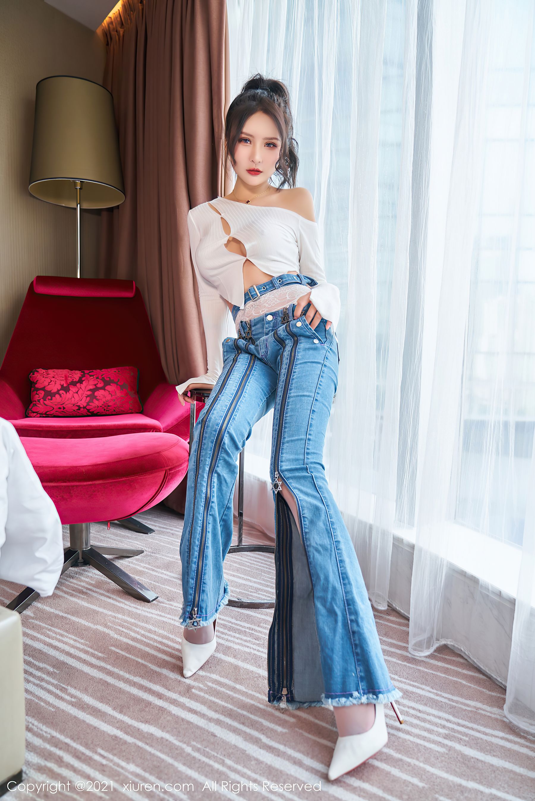 [秀人XiuRen] No.3720 Emily尹菲
