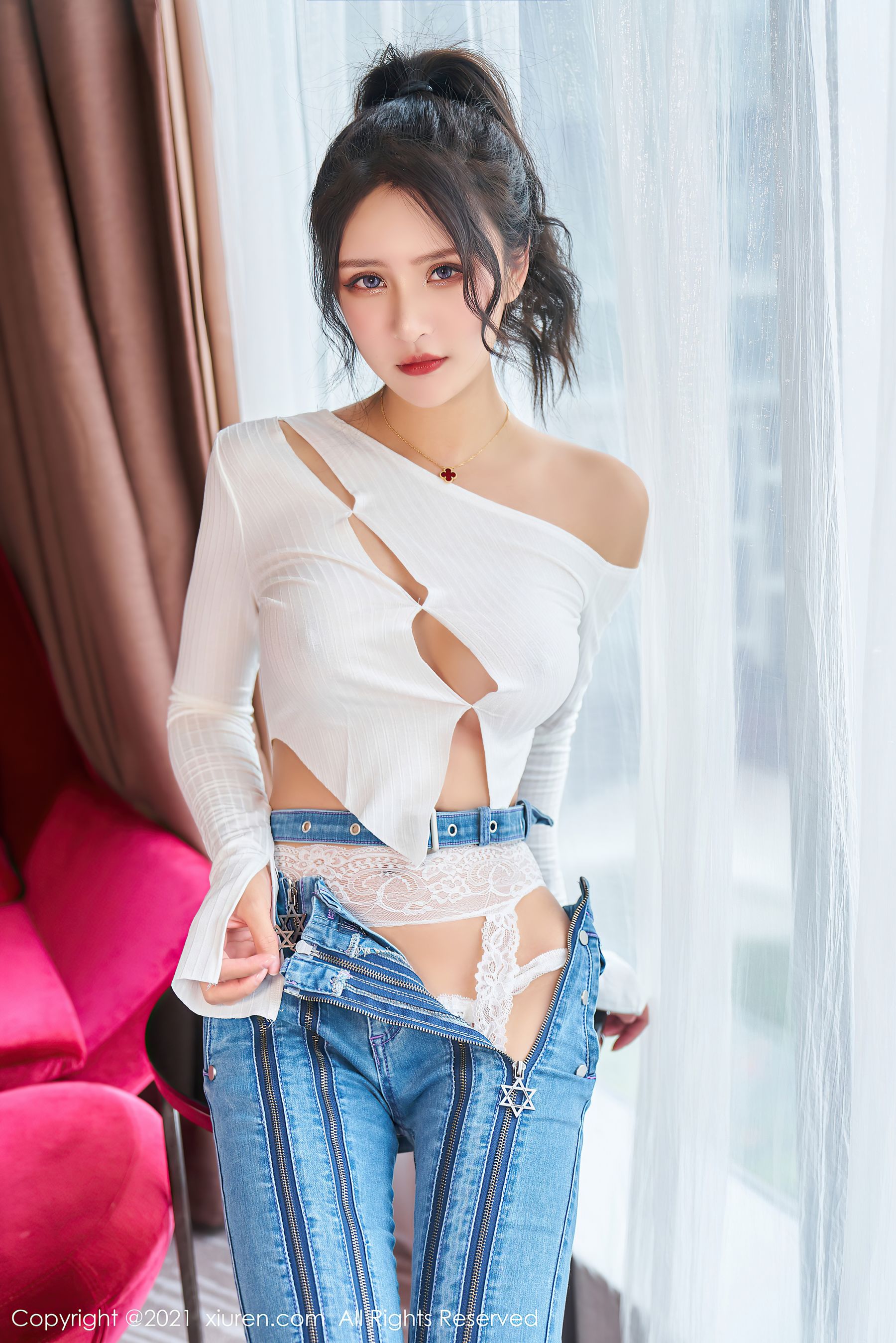 [秀人XiuRen] No.3720 Emily尹菲