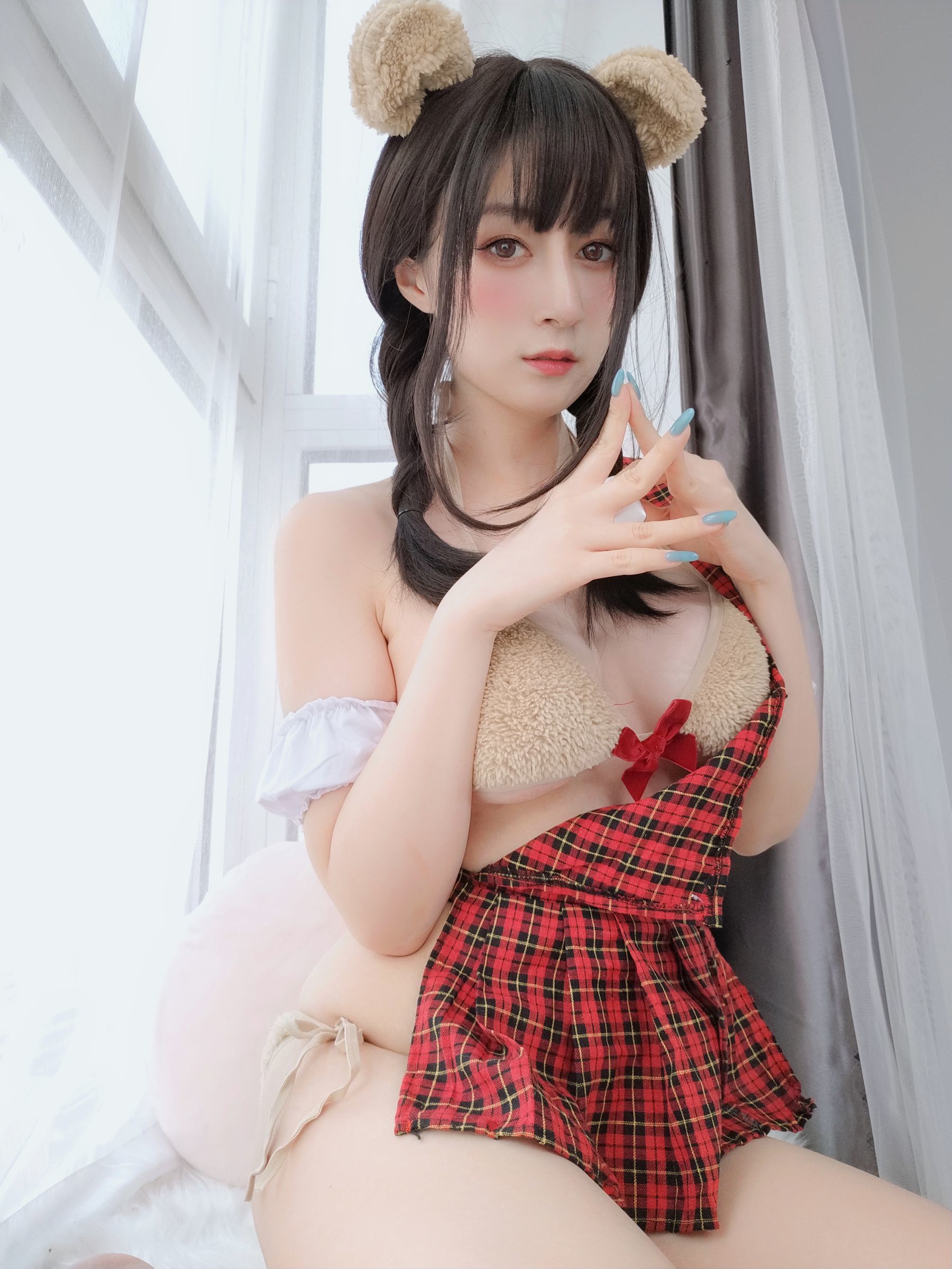 [网红COSER写真] Coser小姐姐白银 - 可爱的熊