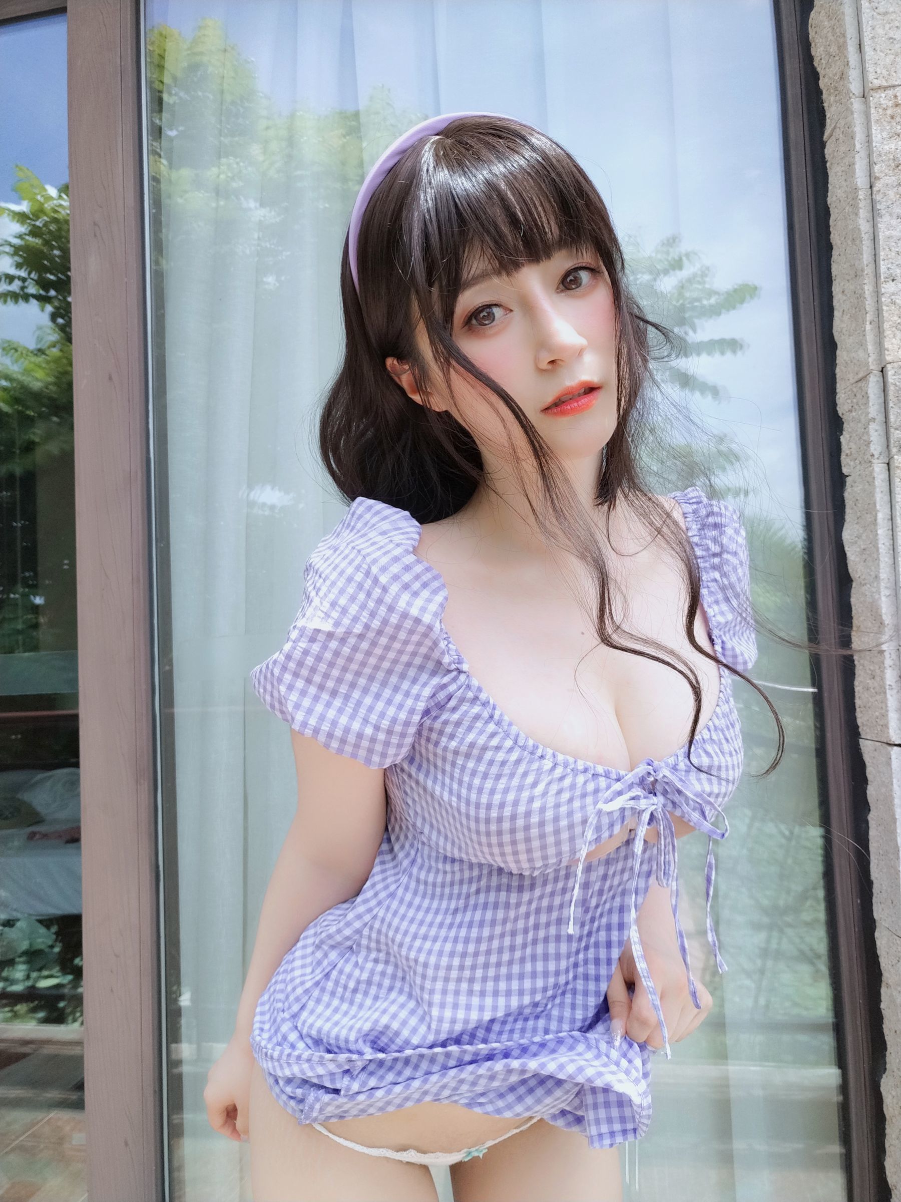 [网红COSER写真] Coser小姐姐白银 - 夏日的格子连衣裙