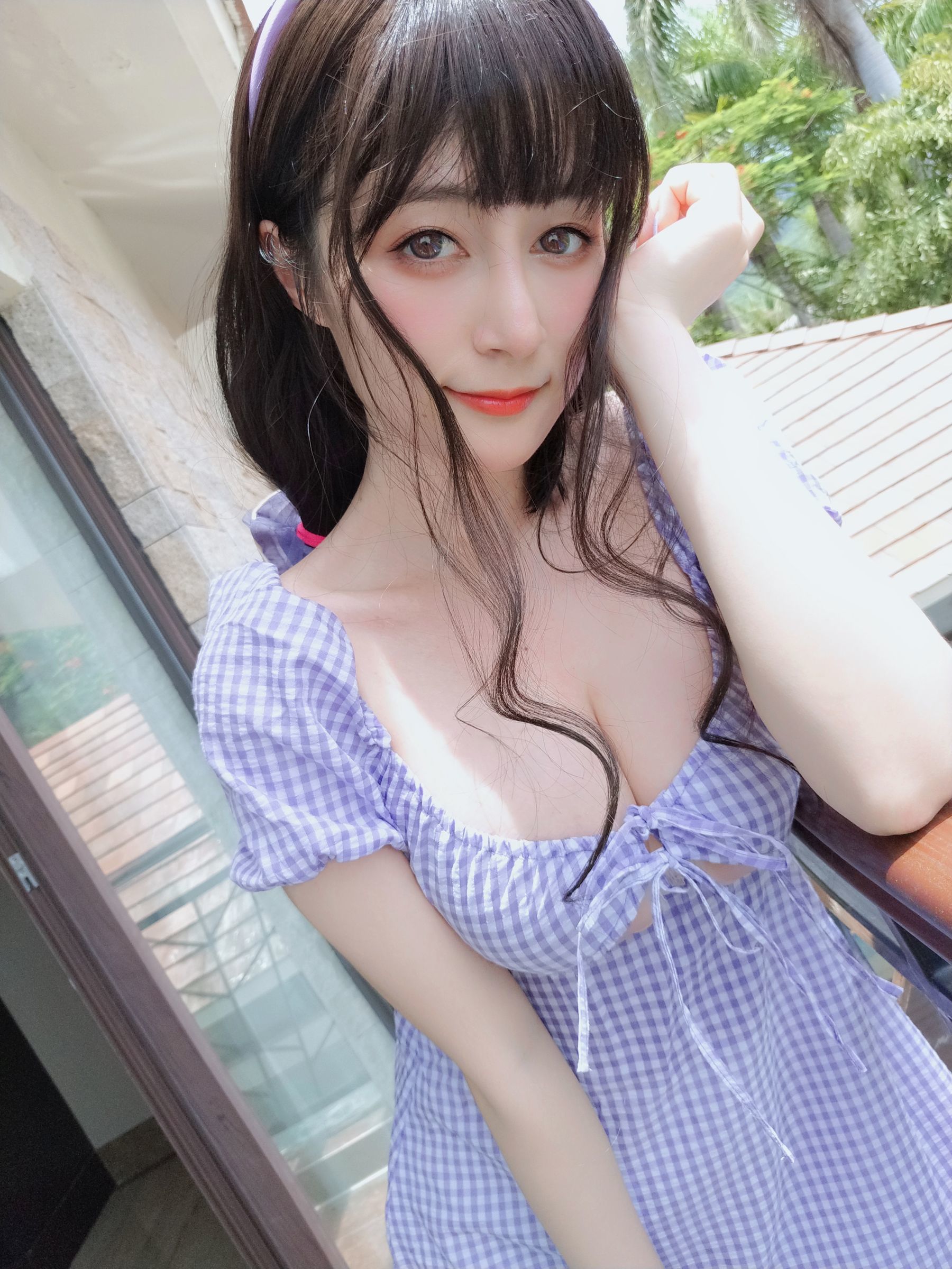 [网红COSER写真] Coser小姐姐白银 - 夏日的格子连衣裙