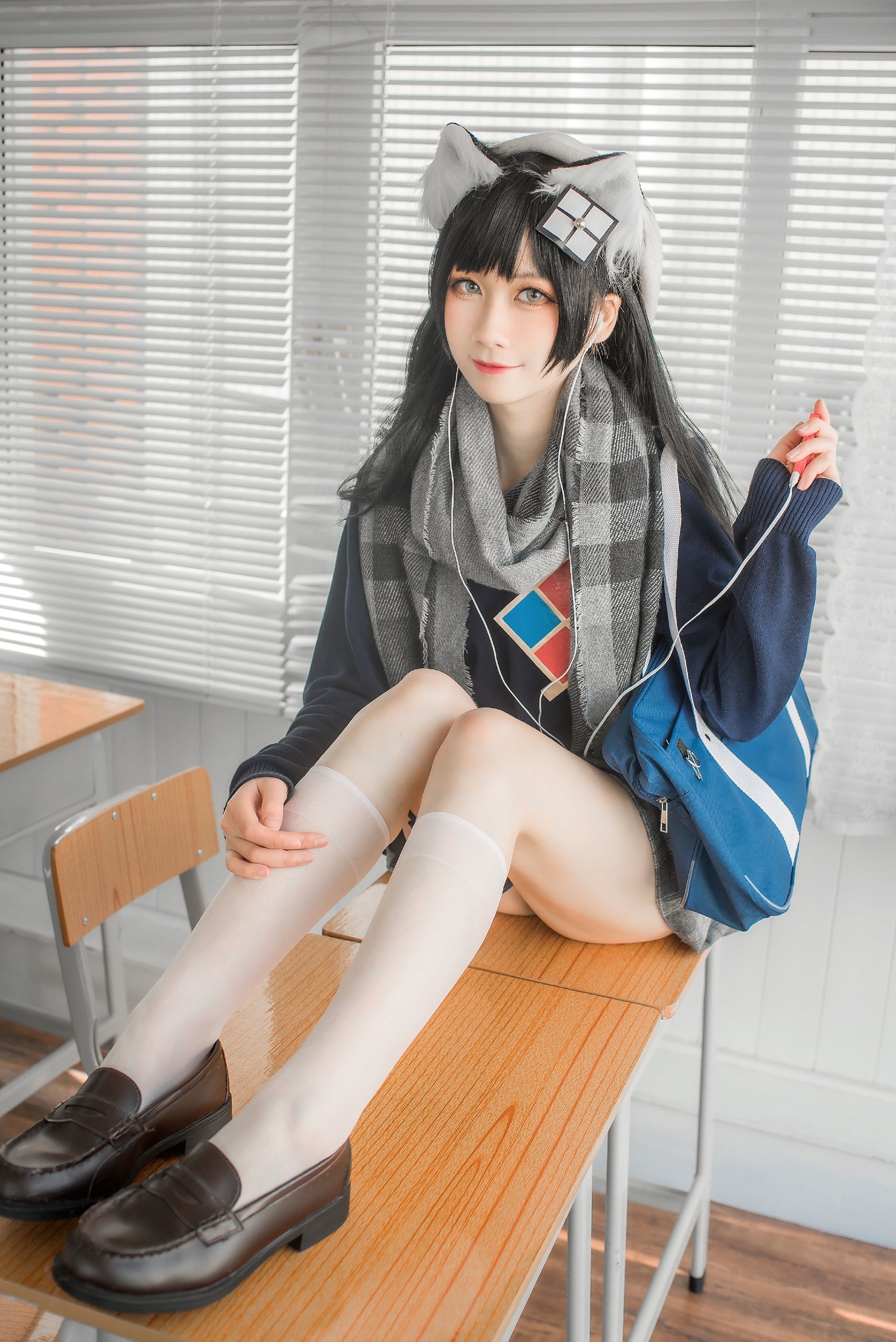 [网红COSER写真] izumi泉桃子福利 - 纯白毕业季