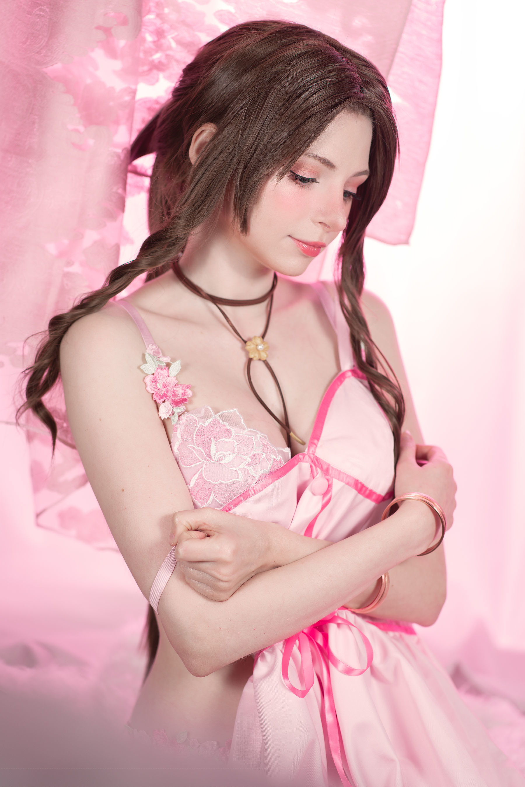 [网红COSER写真] Peach milky - Aerith Lingerie