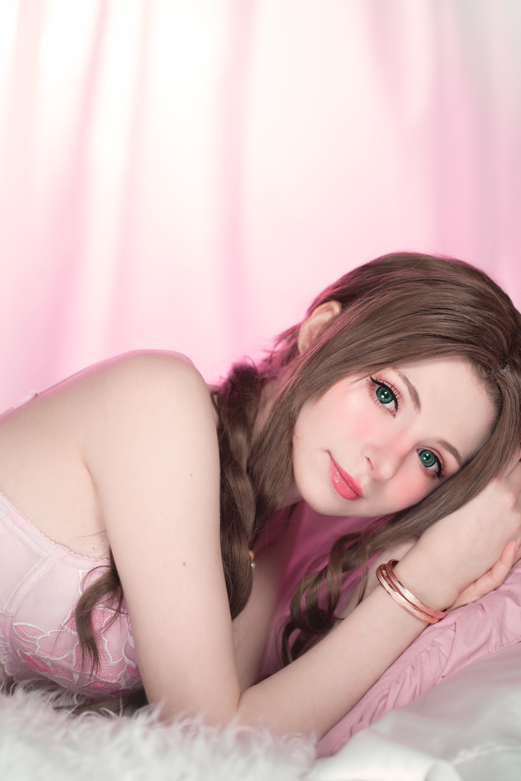 [网红COSER写真] Peach milky - Aerith Lingerie