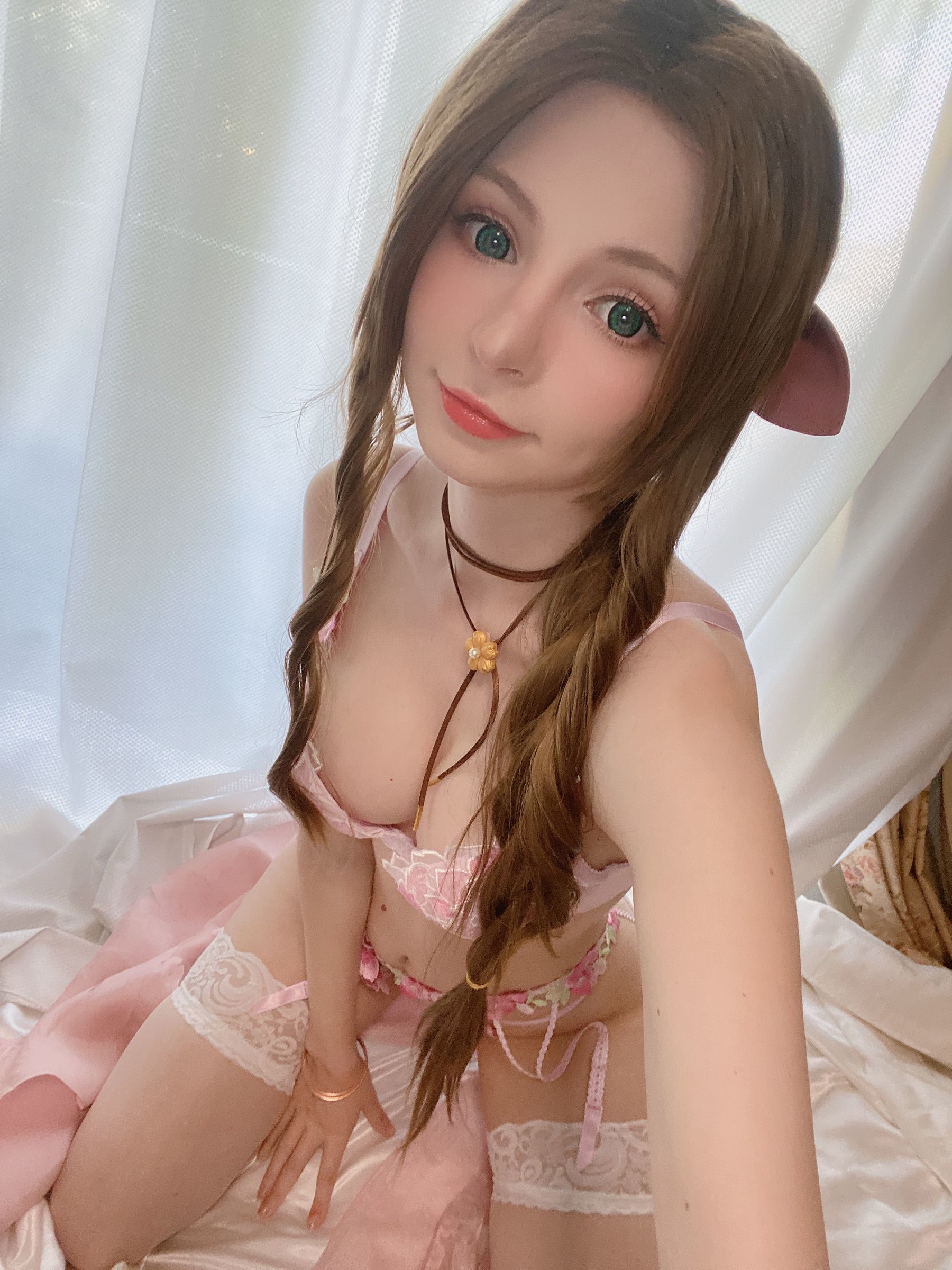 [网红COSER写真] Peach milky - Aerith Lingerie