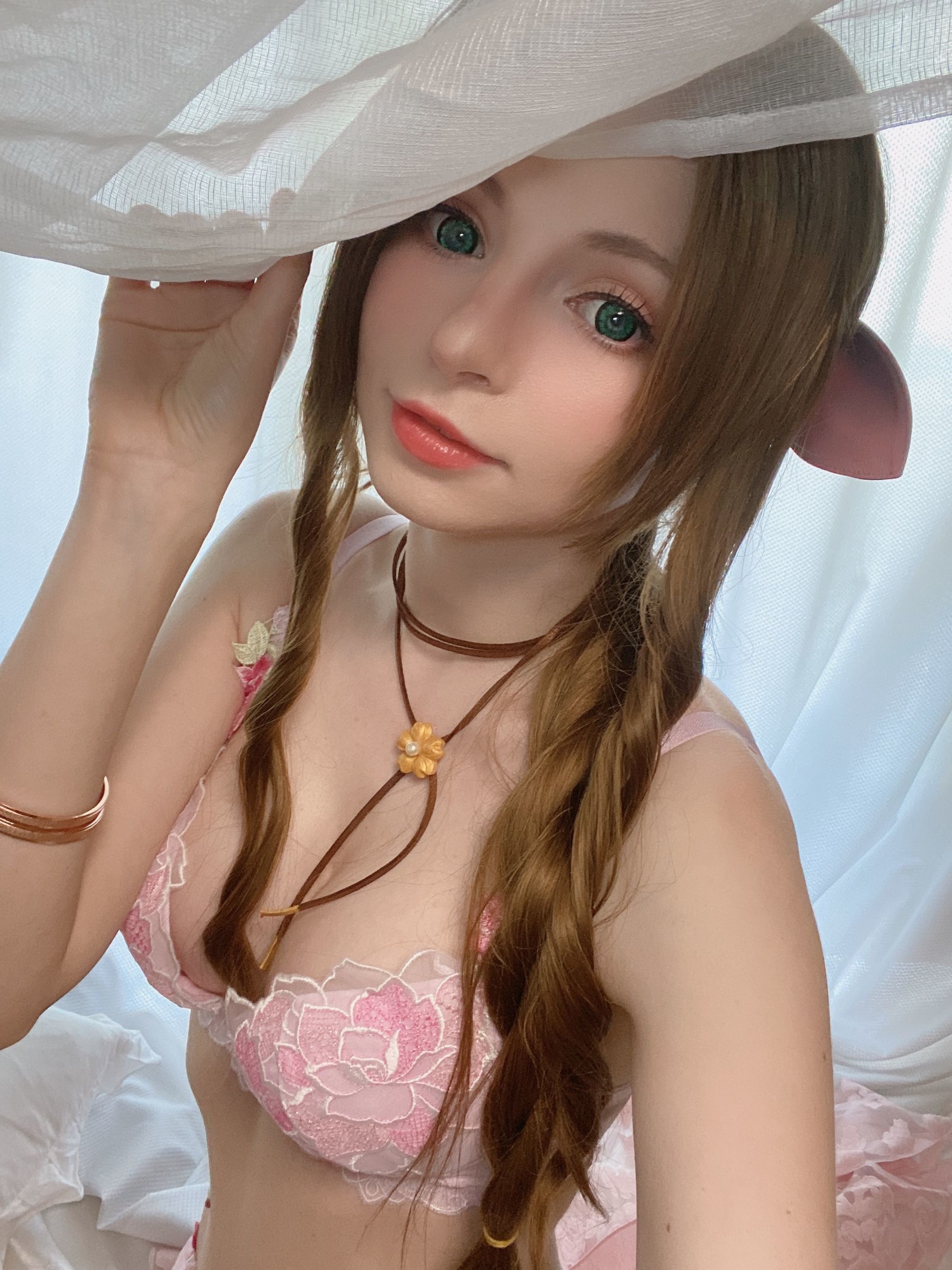 [网红COSER写真] Peach milky - Aerith Lingerie