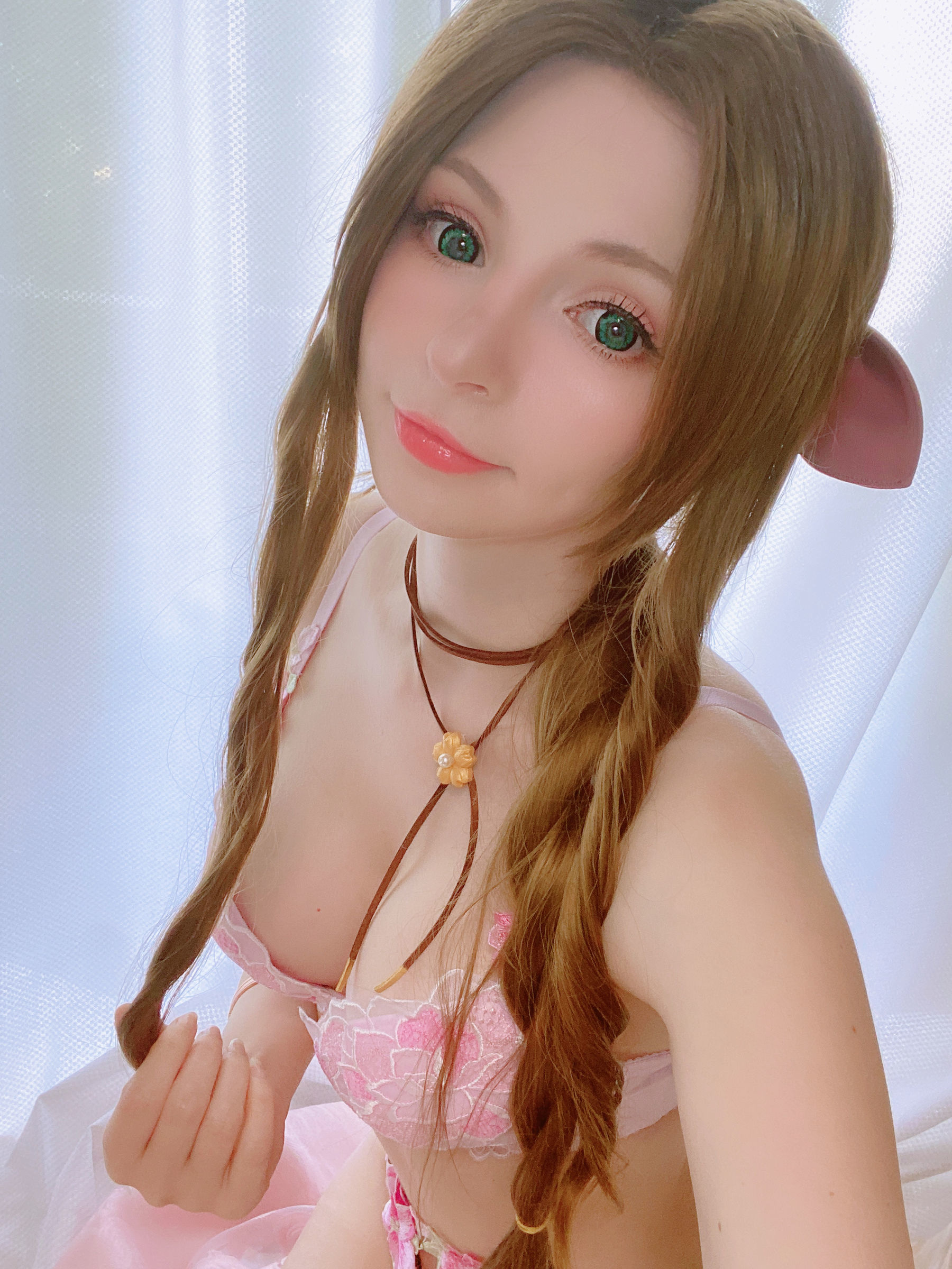 [网红COSER写真] Peach milky - Aerith Lingerie