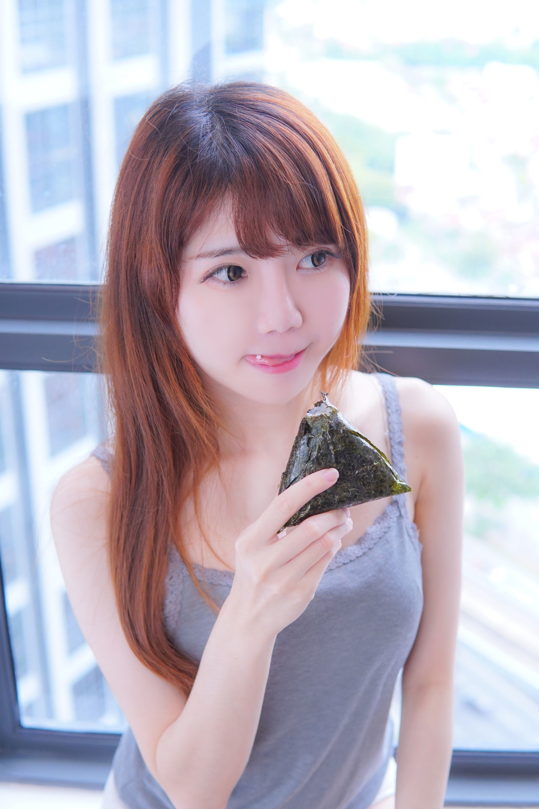 [网红COSER写真] Sally Dorasnow - Casual Singlet Day Fanservice