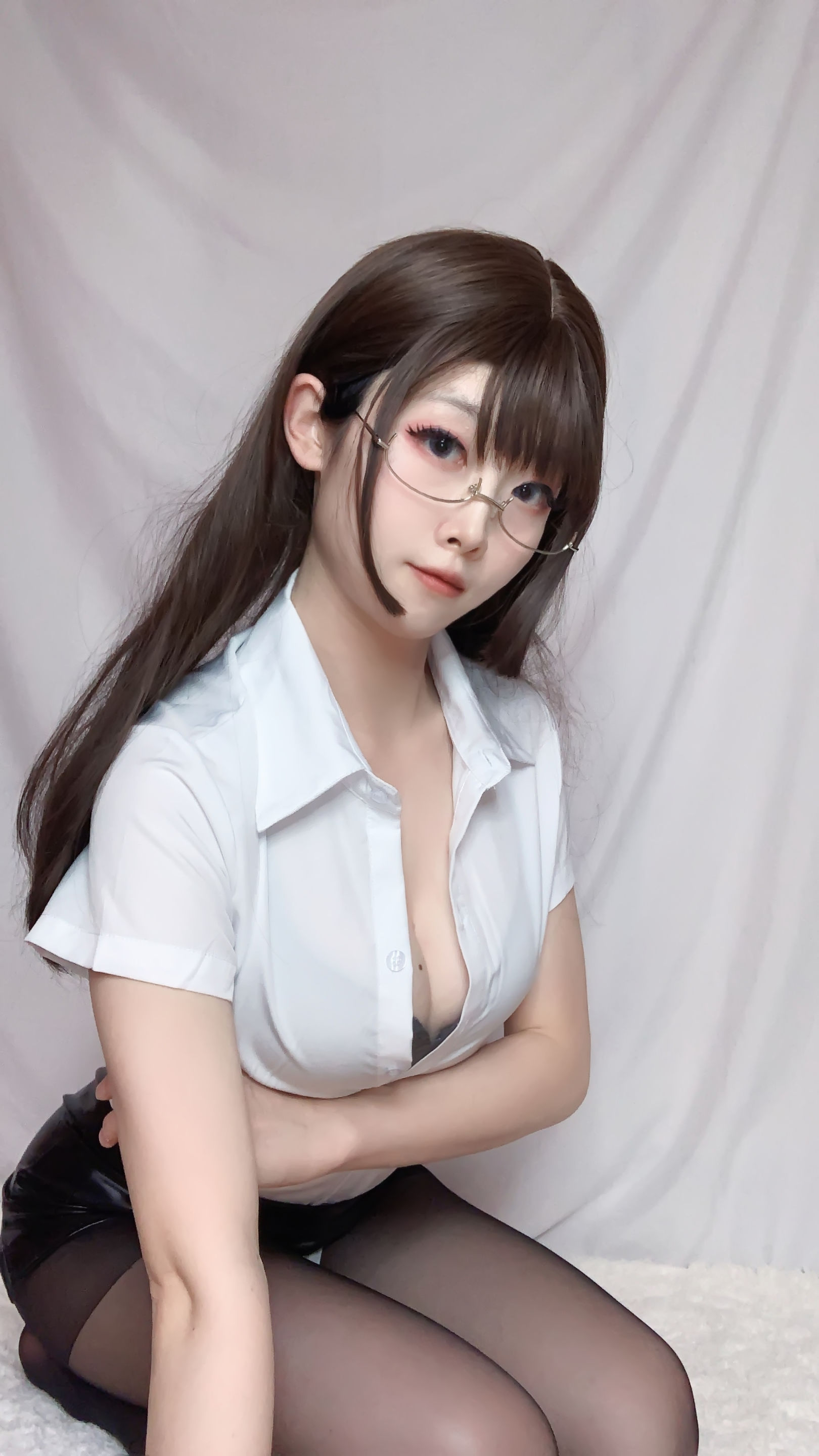 [网红COSER写真] 白露很白 - OL教室