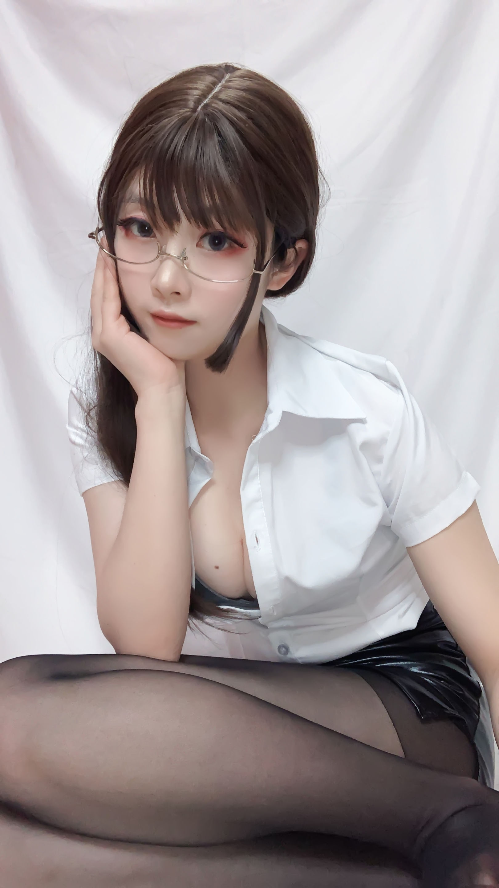 [网红COSER写真] 白露很白 - OL教室