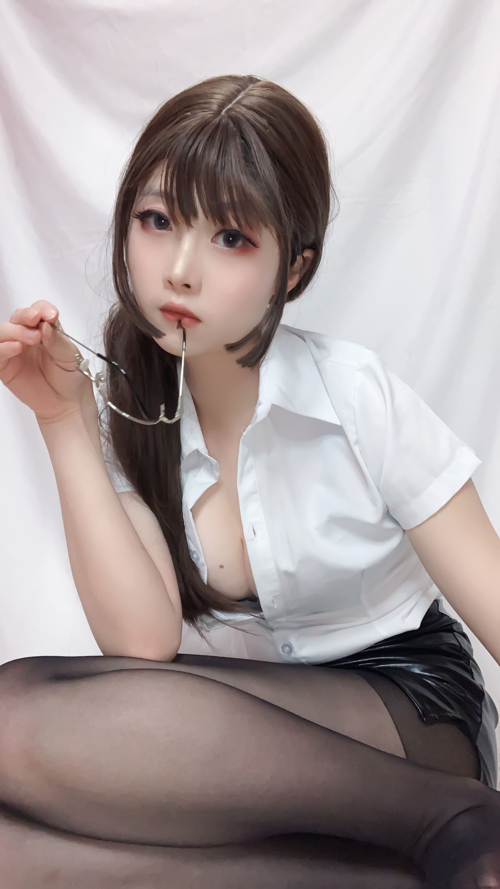 [网红COSER写真] 白露很白 - OL教室