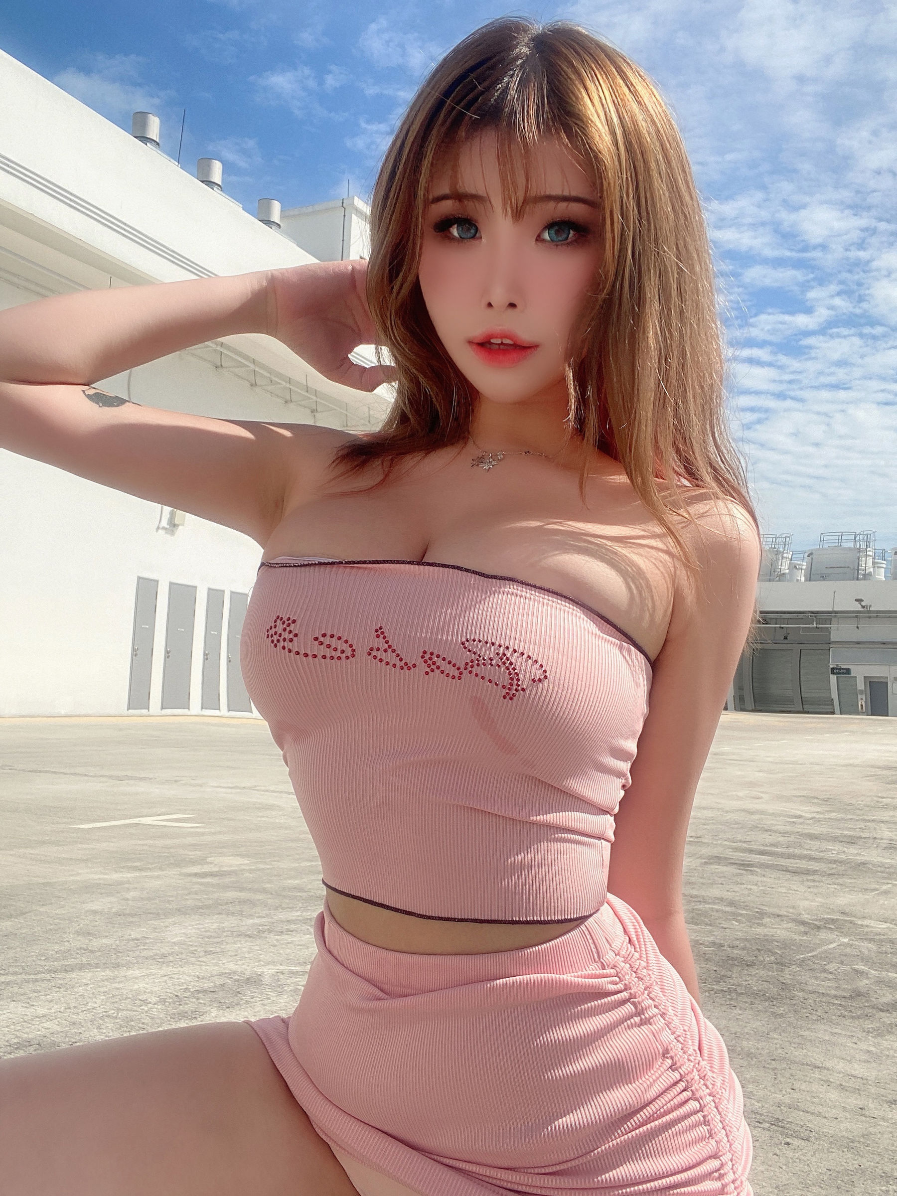 [网红COSER写真] 花リリ(Plant Lily) - Casual Pink