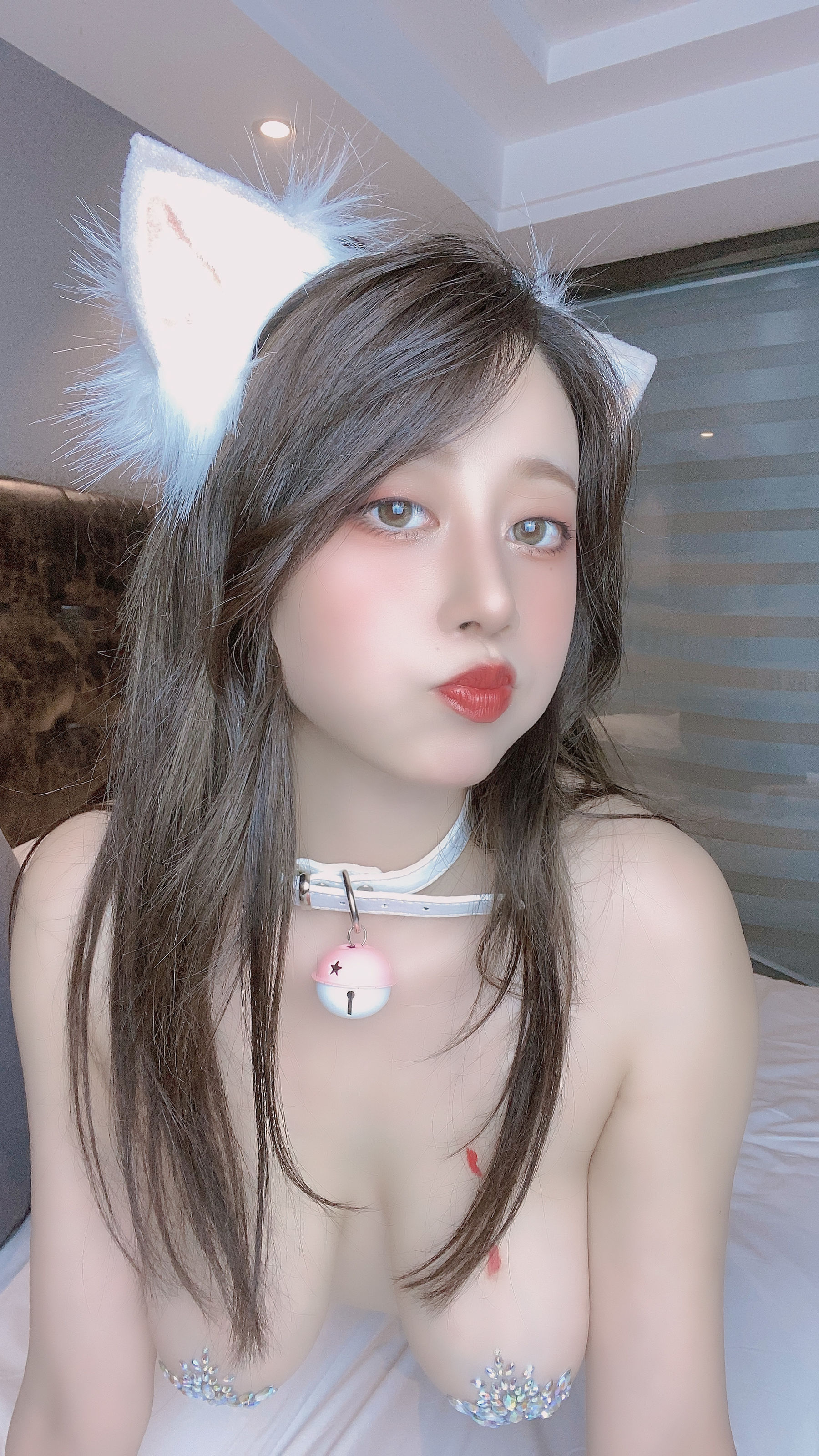 [网红COSER写真] 萌妹奈汐酱nice - 蕾丝白狐