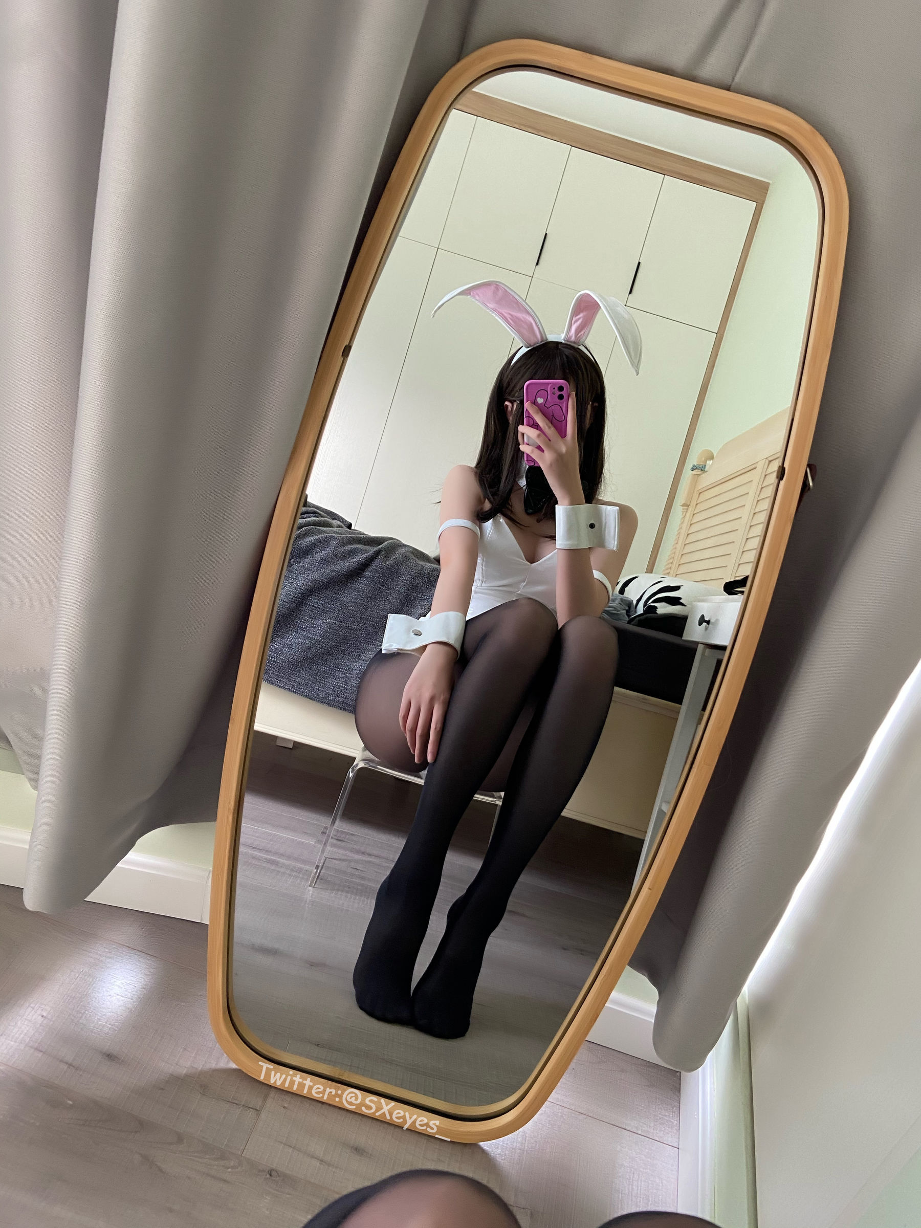 [网红COSER写真] 萌妹子眼酱大魔王w - 黑丝兔女郎