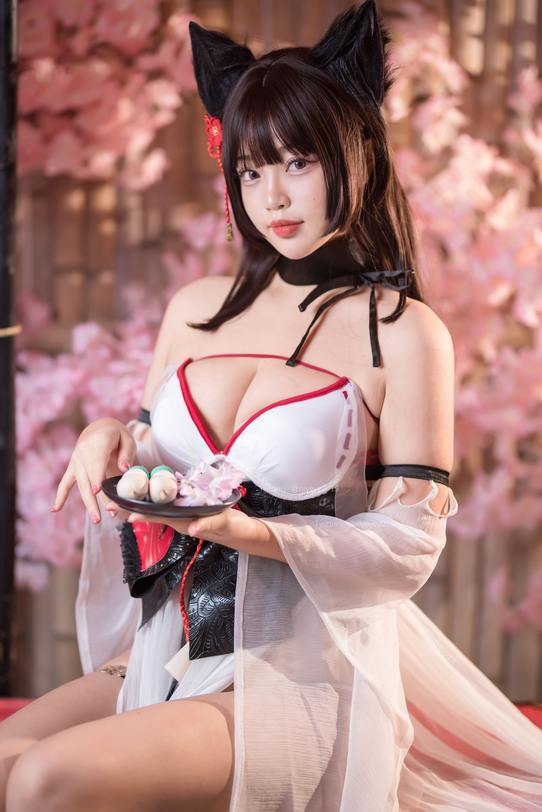 [网红COSER写真] 萌系小姐姐-白烨- - 湿身泳装