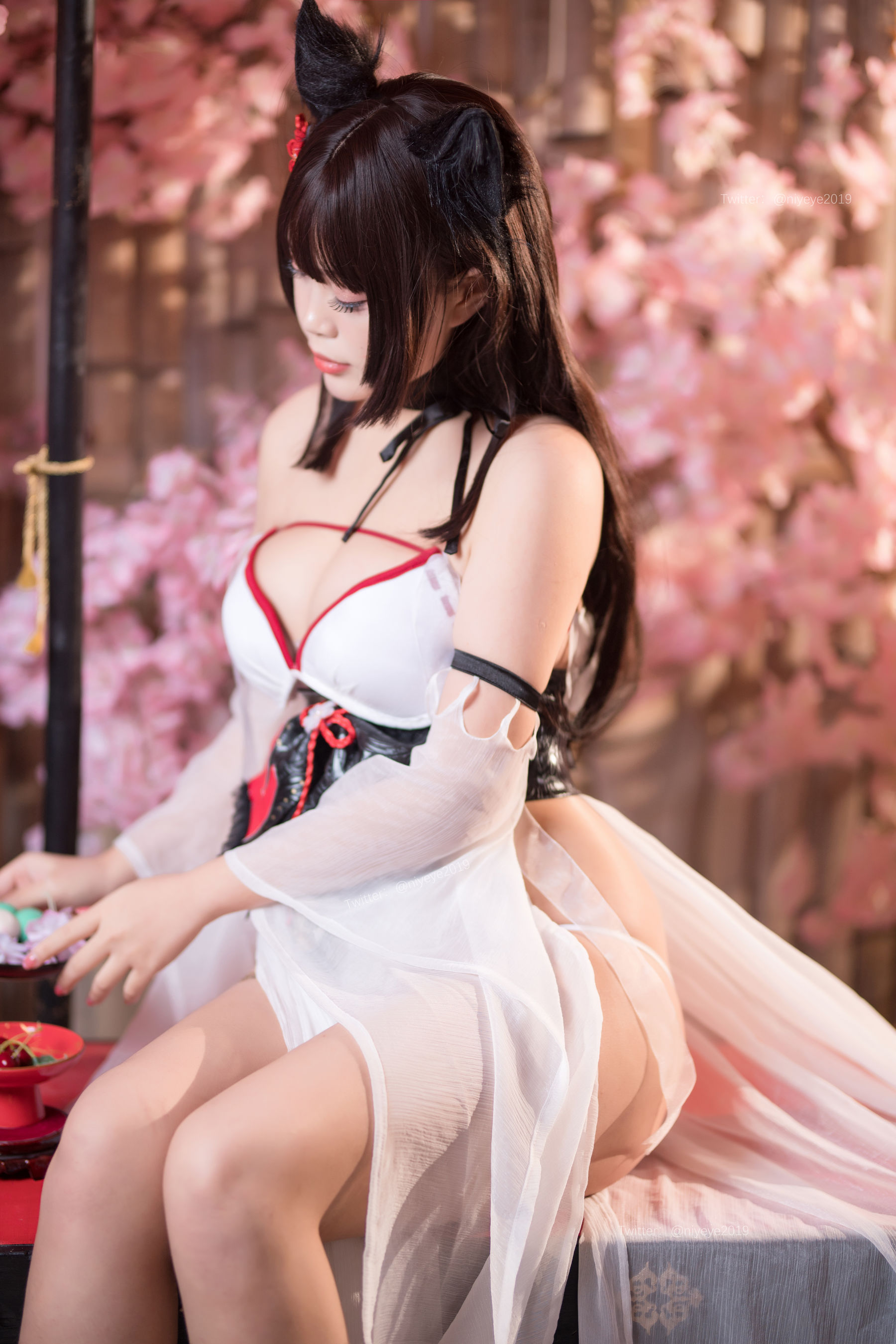 [网红COSER写真] 萌系小姐姐-白烨- - 湿身泳装