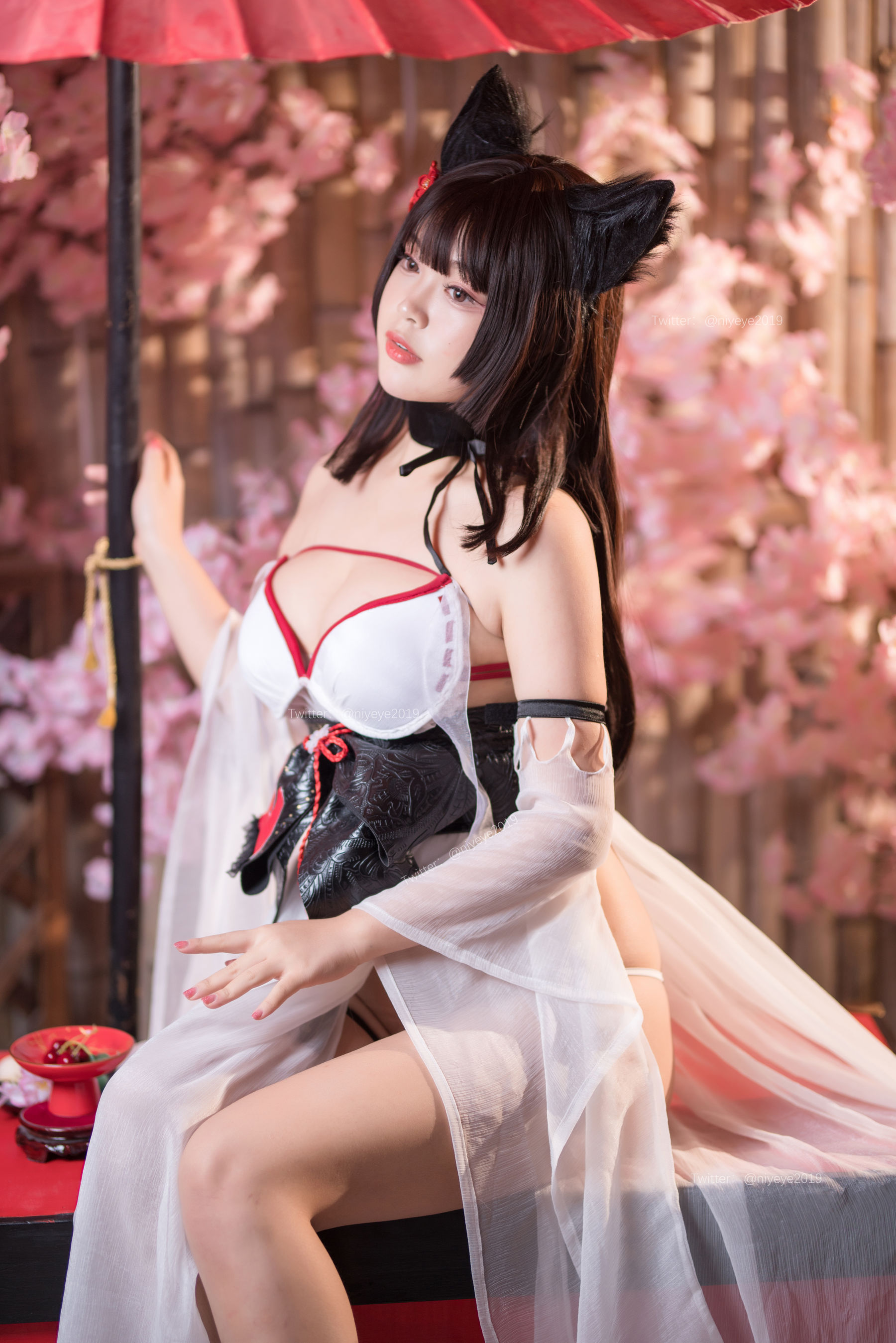 [网红COSER写真] 萌系小姐姐-白烨- - 湿身泳装