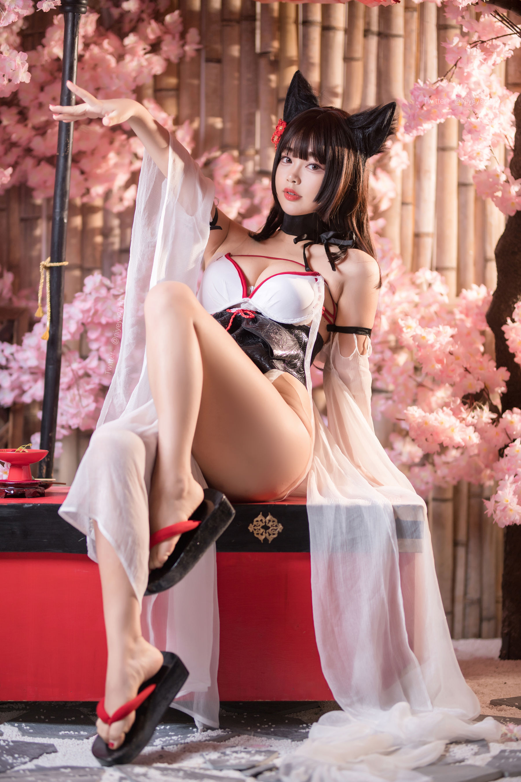 [网红COSER写真] 萌系小姐姐-白烨- - 湿身泳装