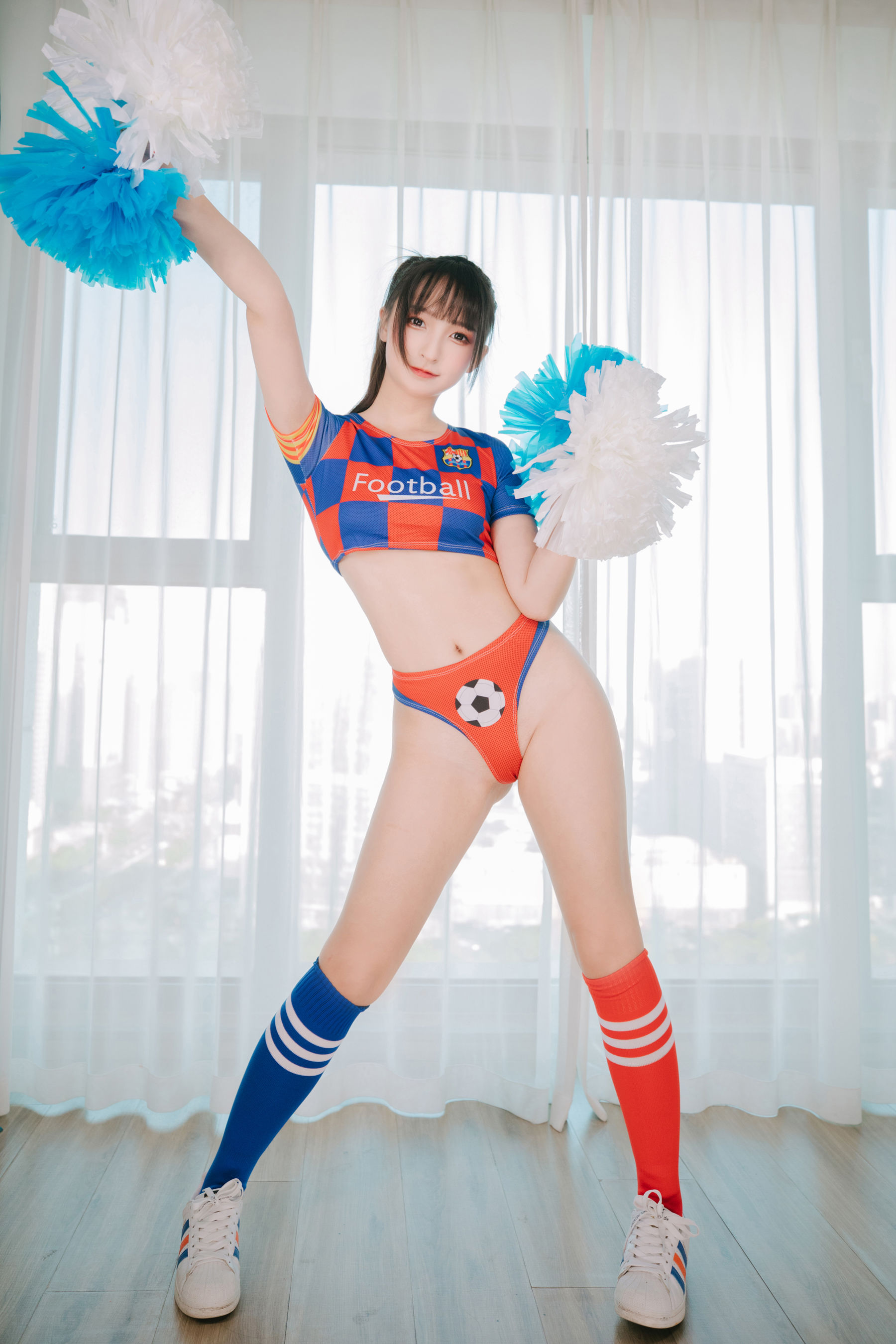 [网红COSER写真] 萝莉神楽板真冬 之 拉拉队少女