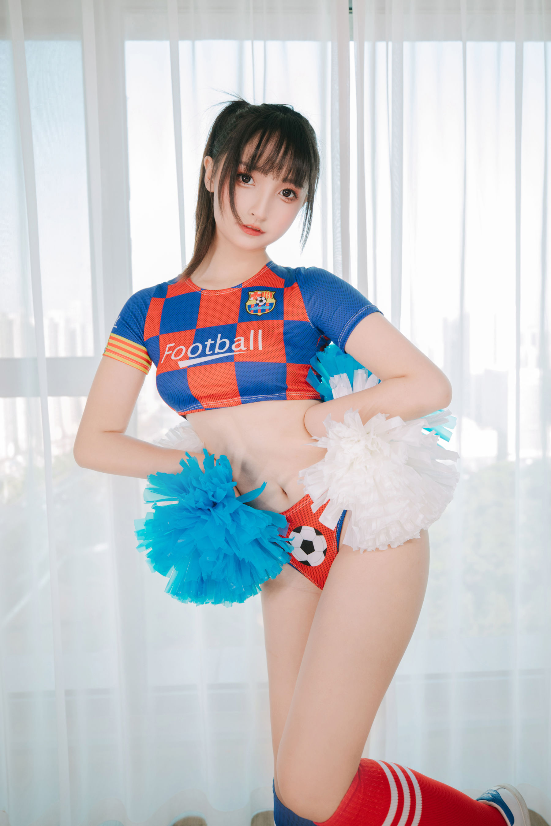 [网红COSER写真] 萝莉神楽板真冬 之 拉拉队少女