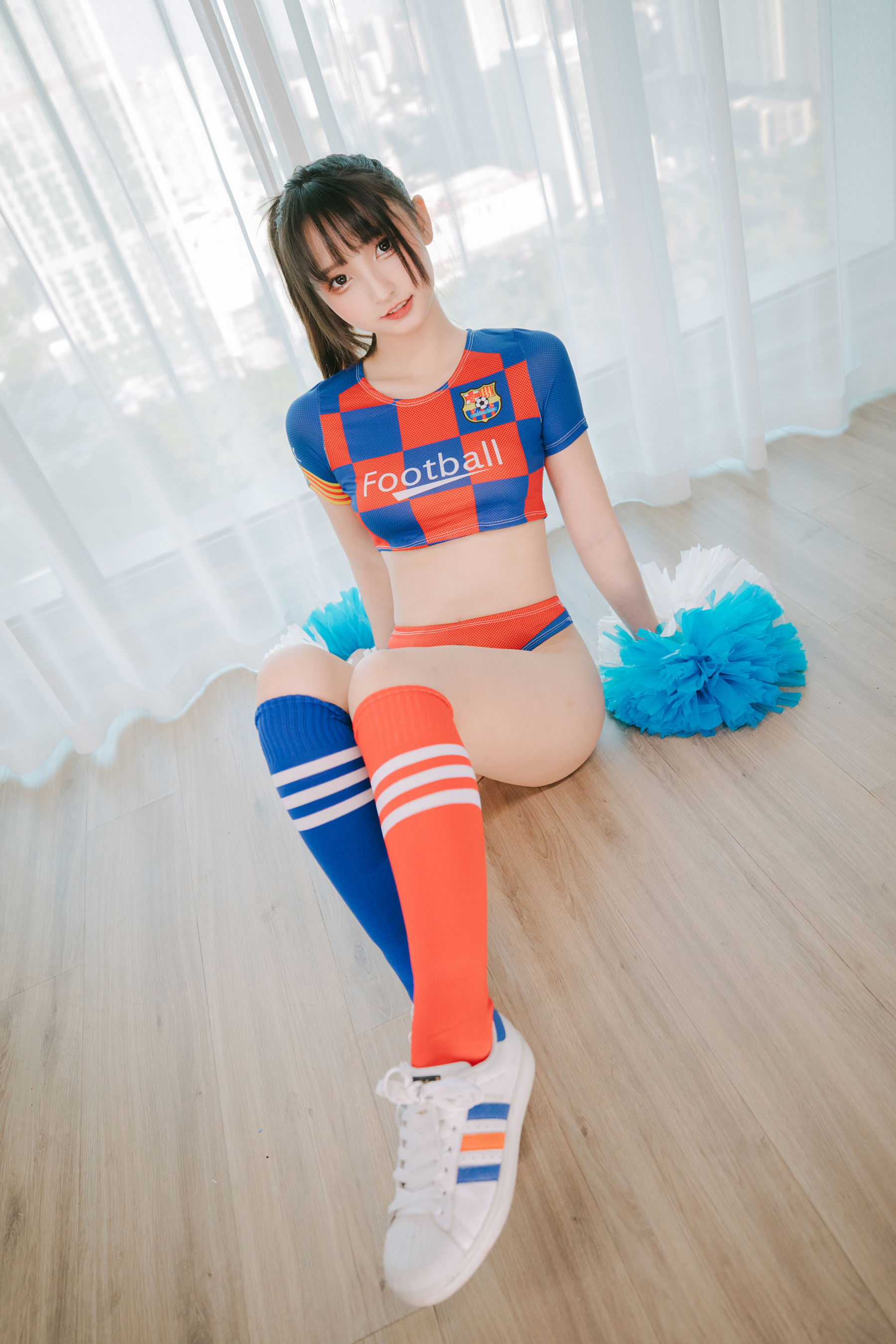 [网红COSER写真] 萝莉神楽板真冬 之 拉拉队少女