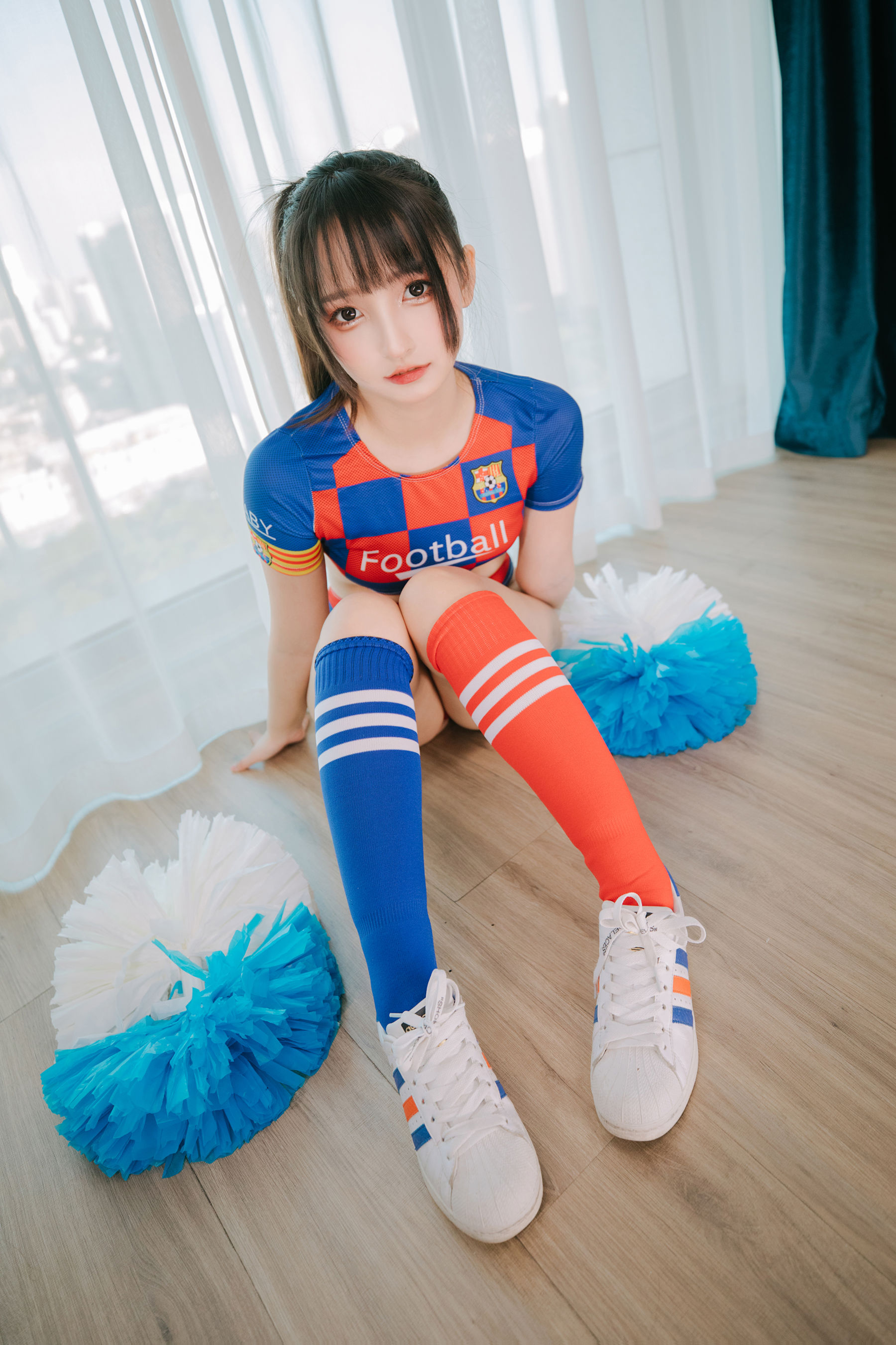 [网红COSER写真] 萝莉神楽板真冬 之 拉拉队少女