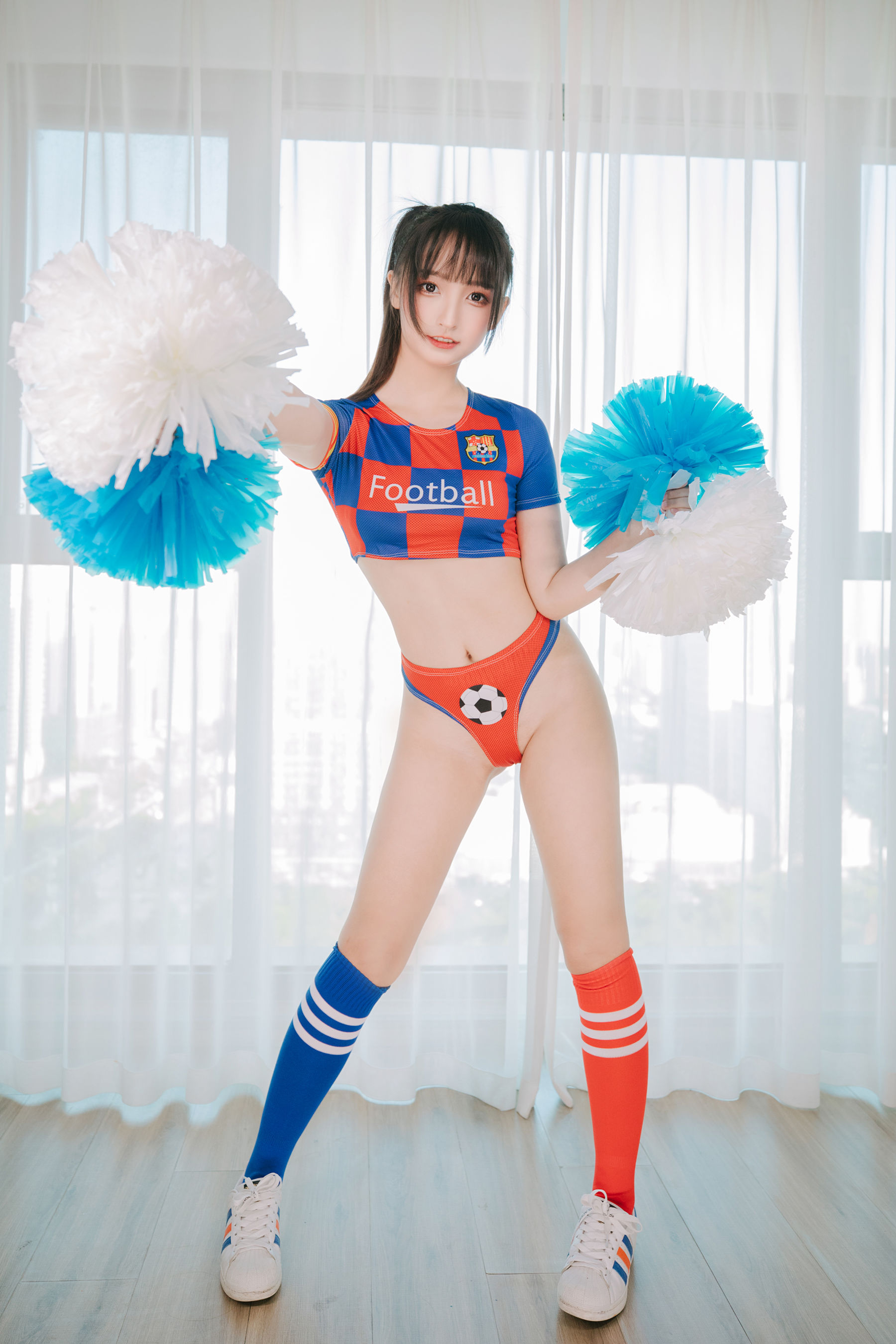 [网红COSER写真] 萝莉神楽板真冬 之 拉拉队少女