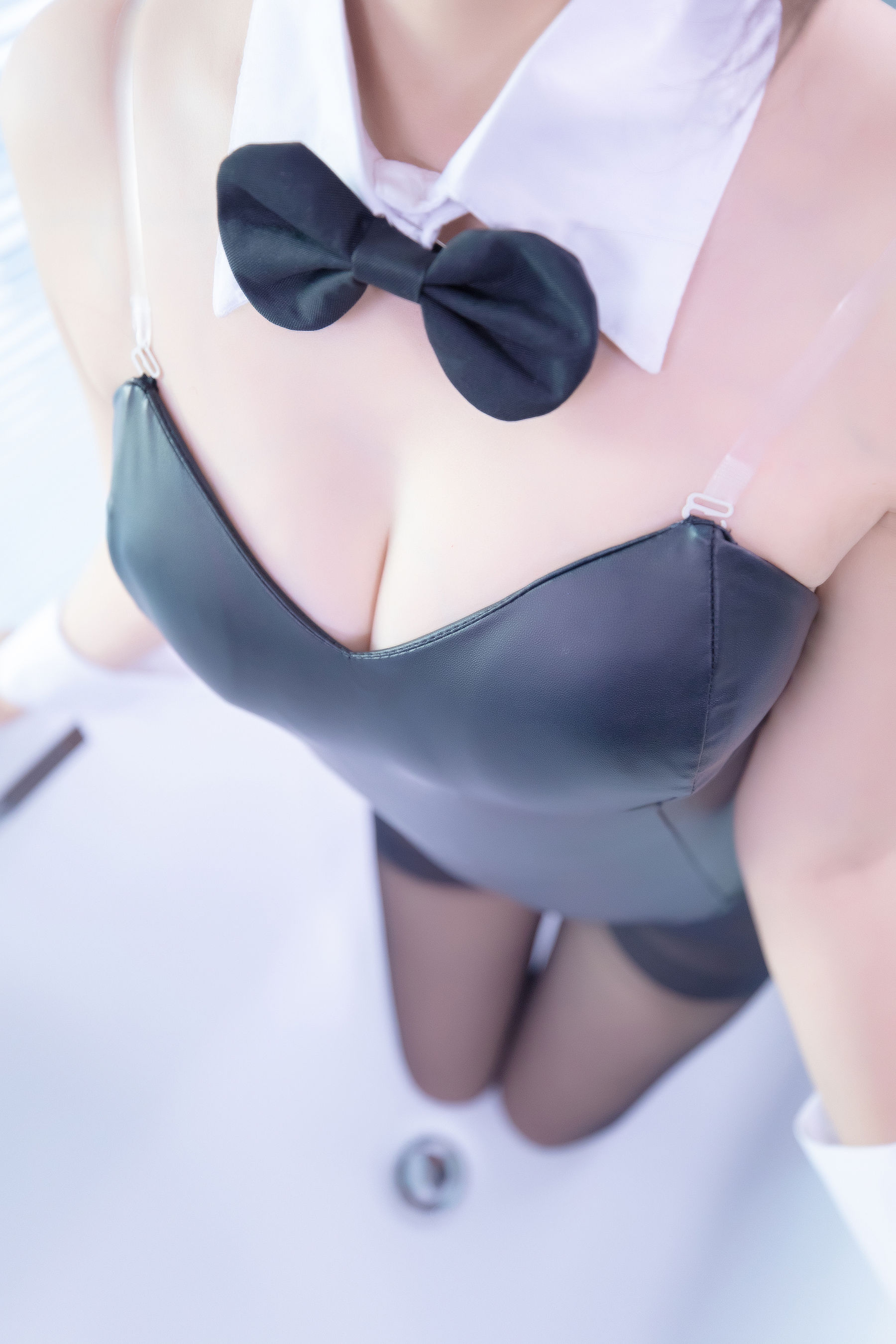 [网红COSER写真] 萝莉神楽板真冬之バニーバブル
