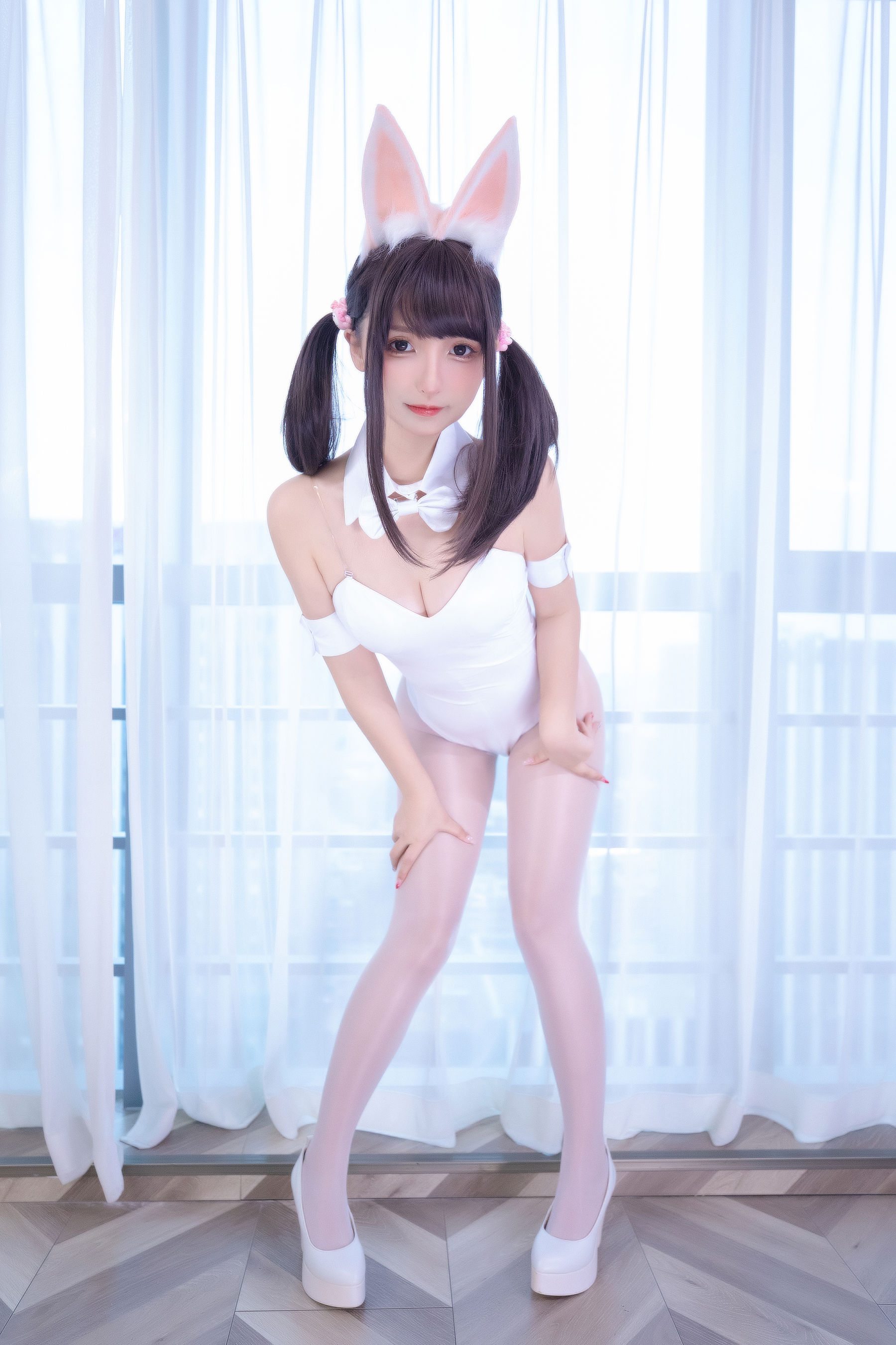 [网红COSER写真] 萝莉神楽板真冬之バニーバブル