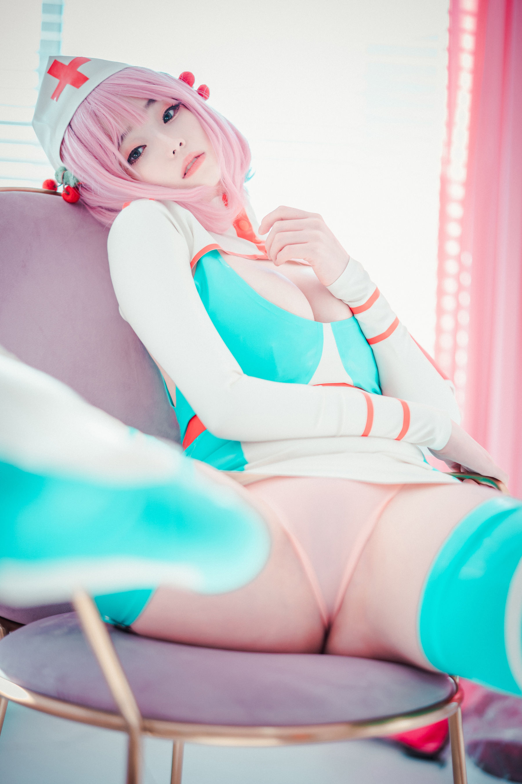 [DJAWA]  BamBi - Cling To Latex