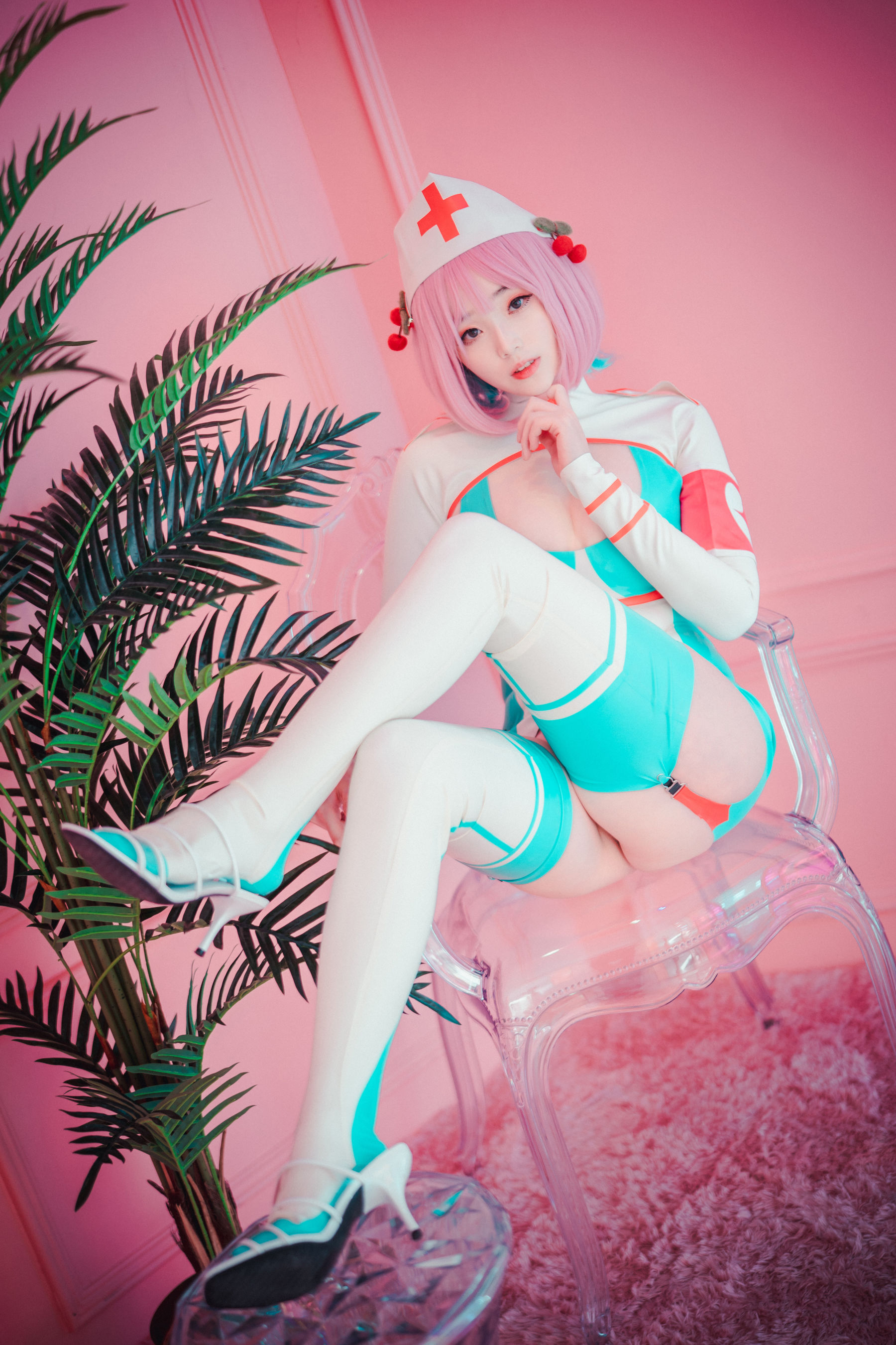 [DJAWA]  BamBi - Cling To Latex