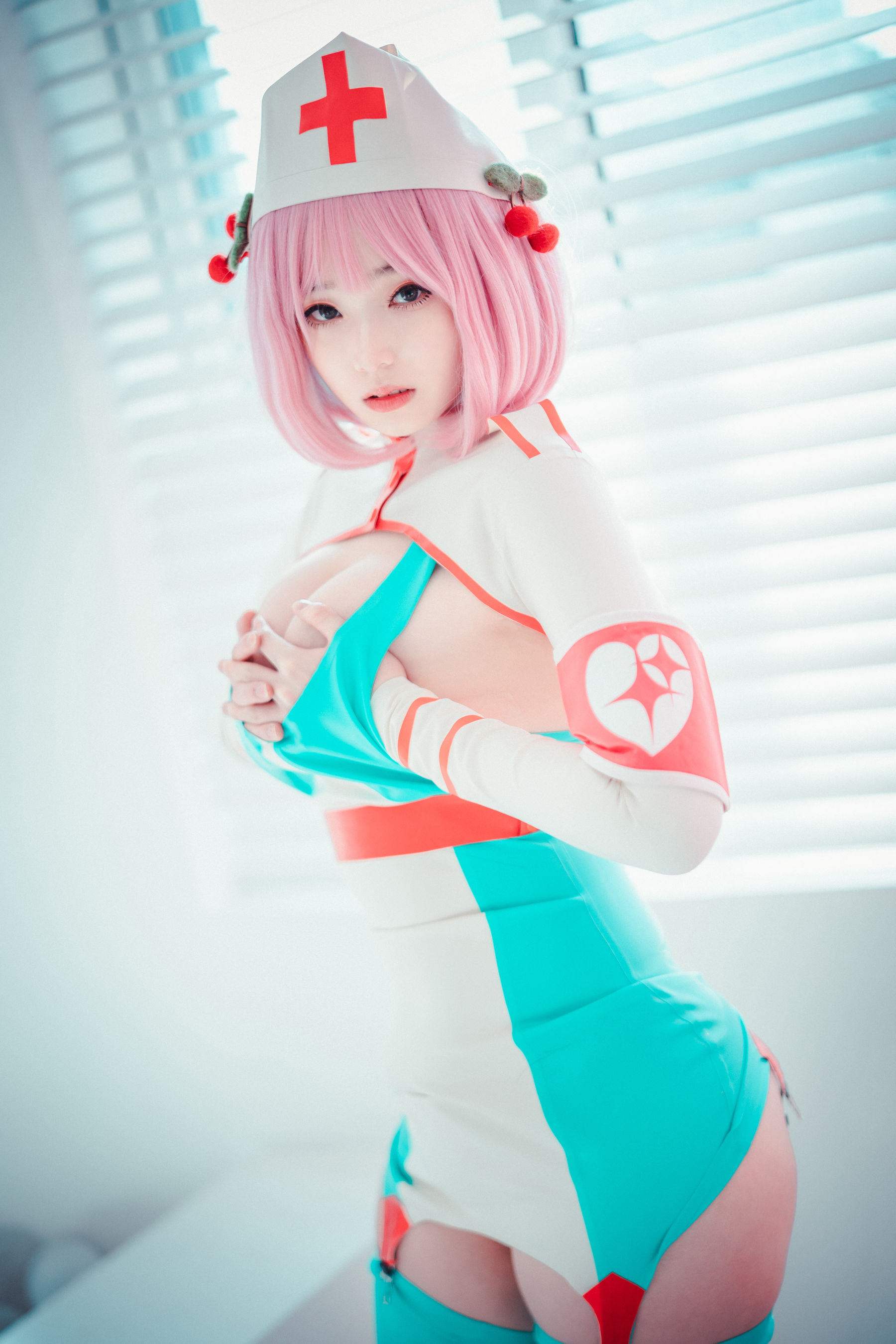 [DJAWA]  BamBi - Cling To Latex