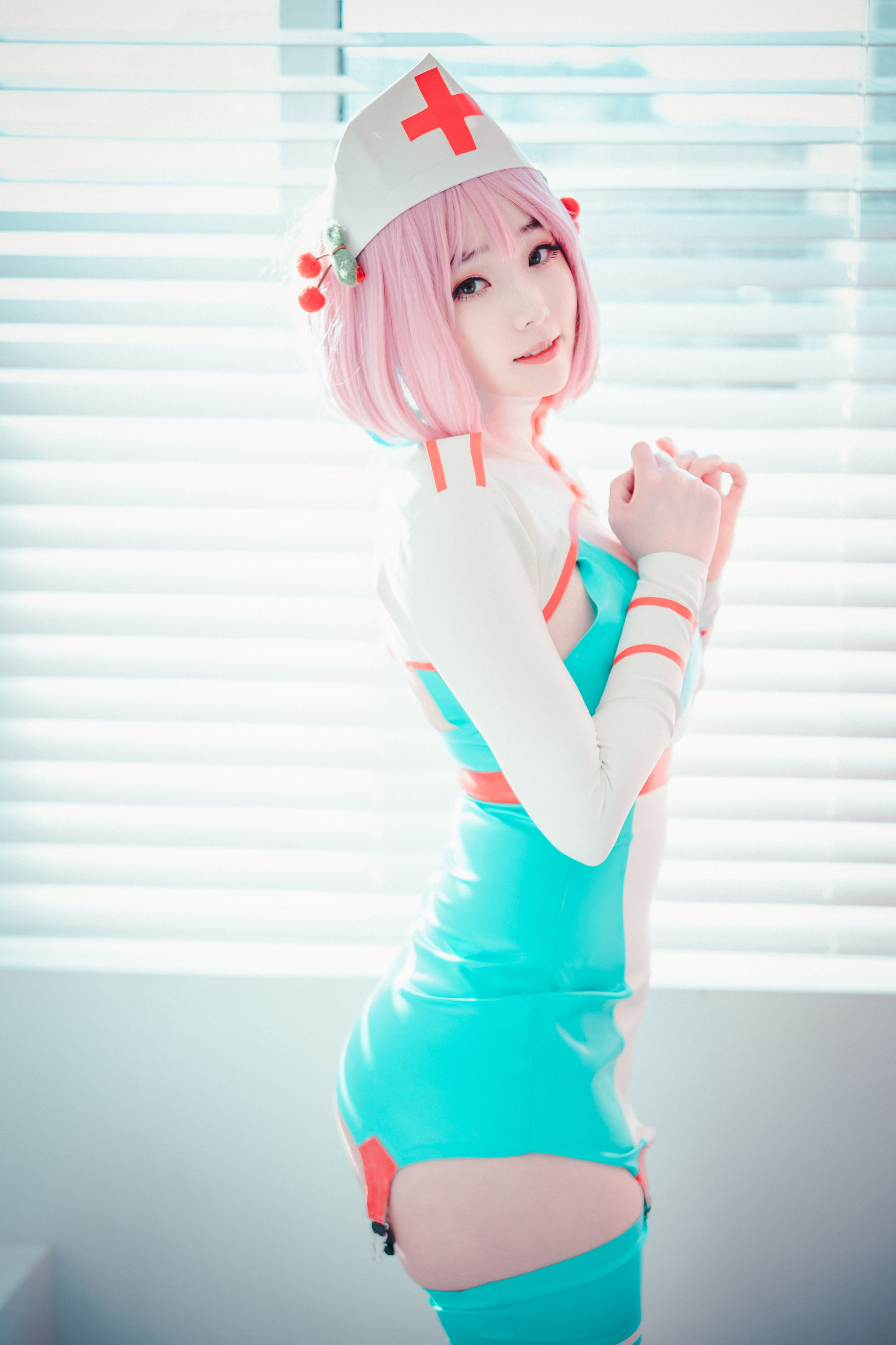 [DJAWA]  BamBi - Cling To Latex