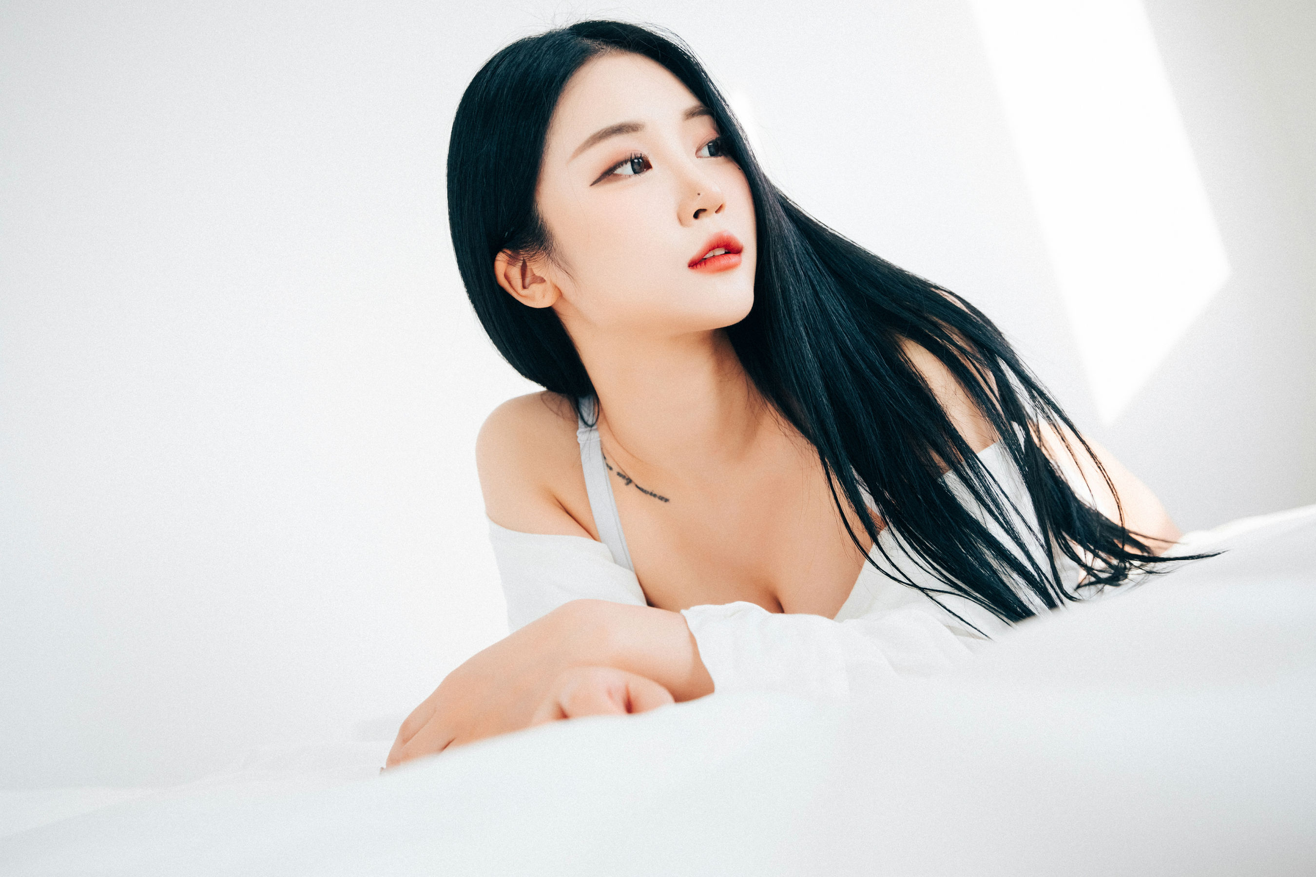 [Loozy]  Bomi - The undress