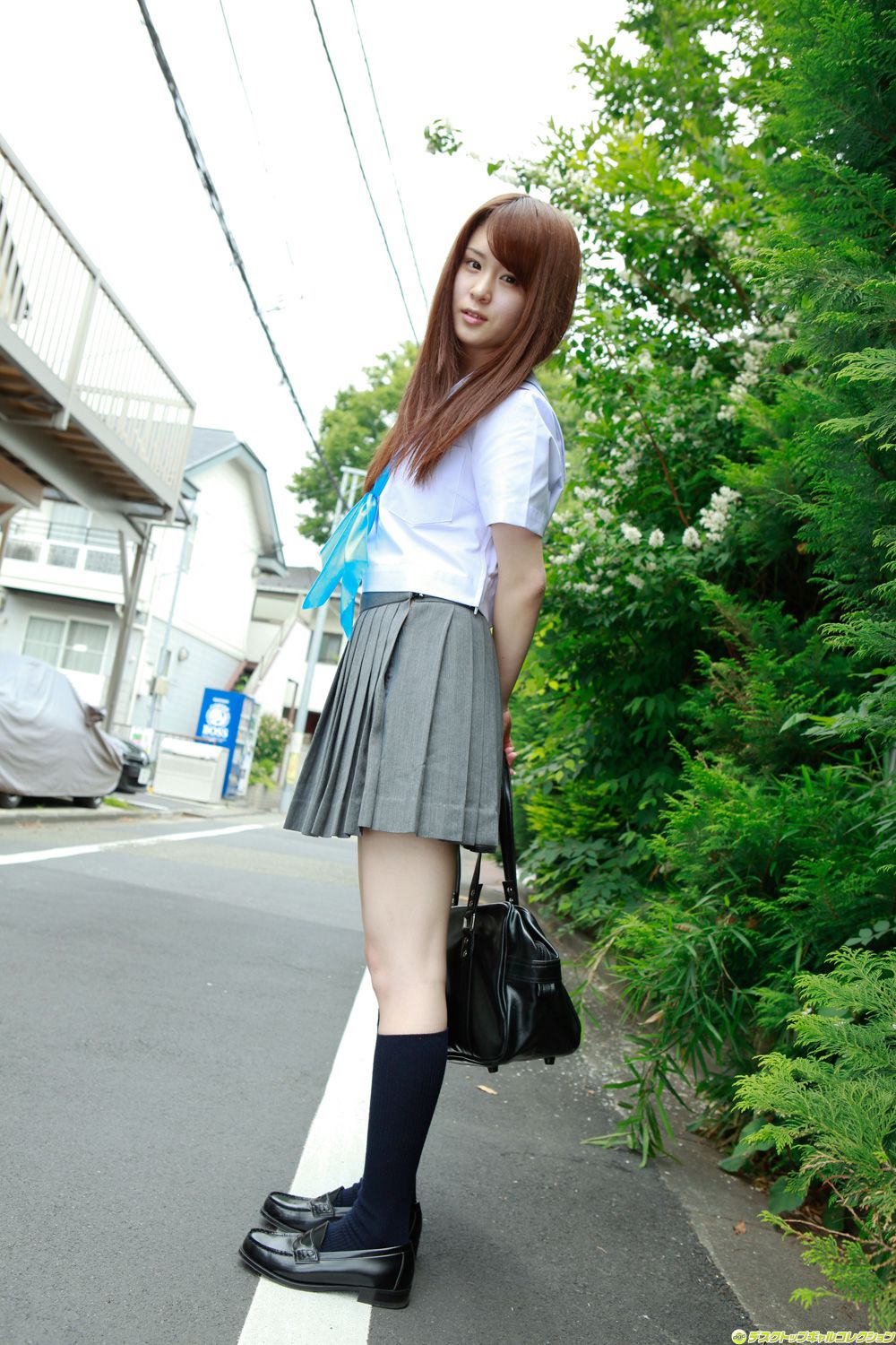 朝菜栞《甘いロリフェイスと制服の完全なる融合！》 [DGC] NO.1040