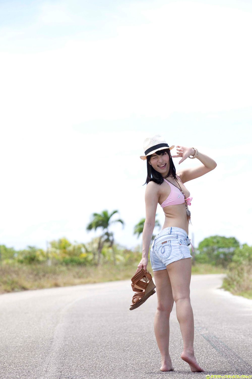 由愛可奈《見た目は清純。でもホントは淫乱なんです…》 [DGC] NO.1063