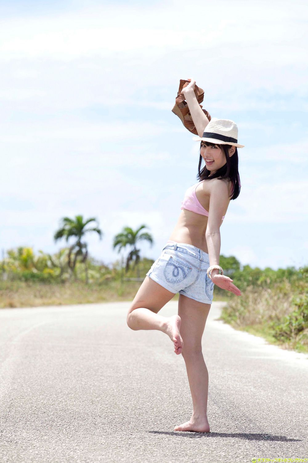 由愛可奈《見た目は清純。でもホントは淫乱なんです…》 [DGC] NO.1063