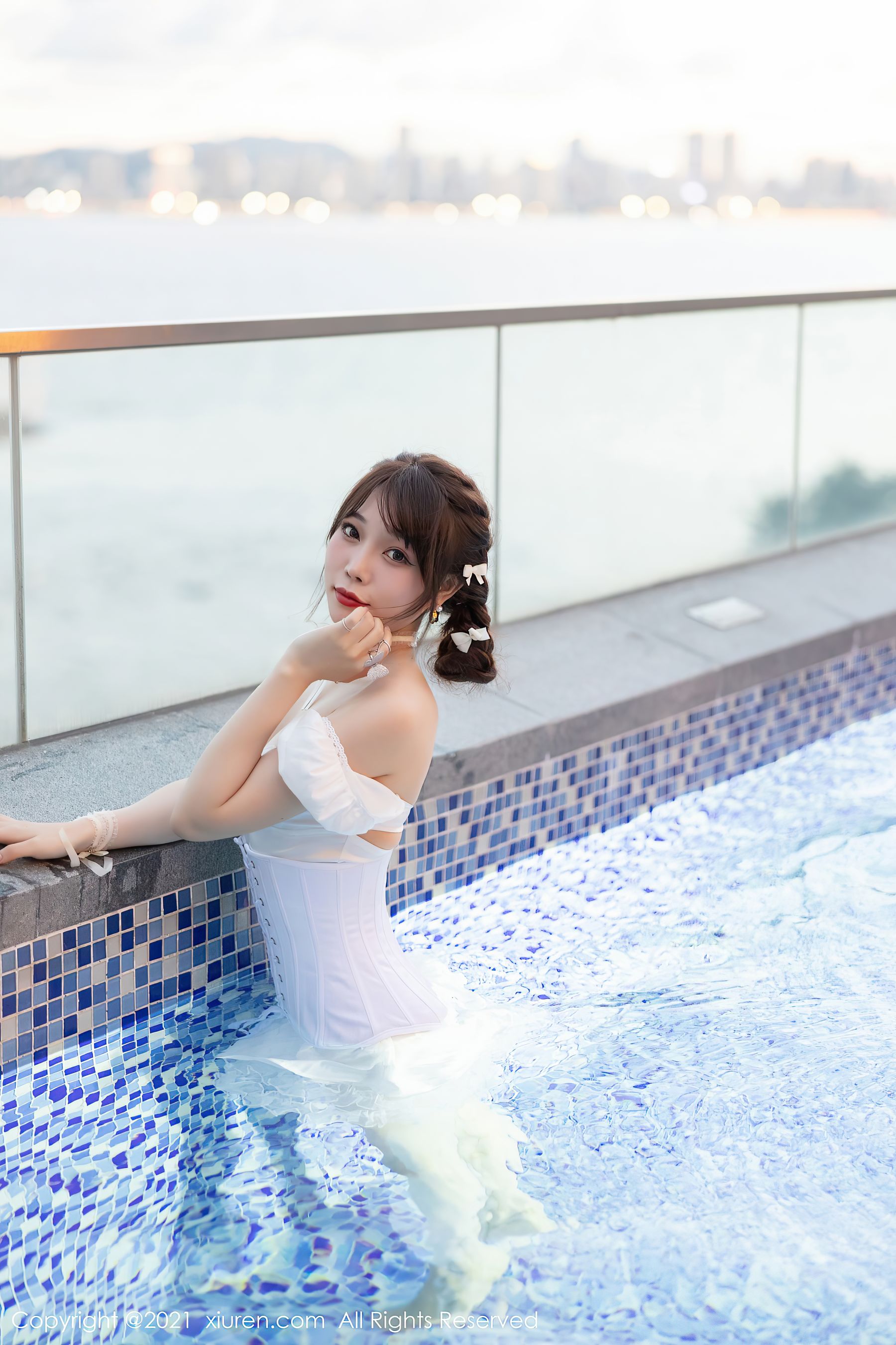 [秀人XiuRen] No.3998 芝芝Booty
