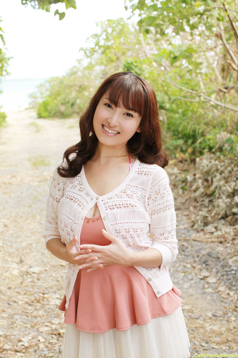 中川朋美《胸元からこぼれ落ちるダイナマイトJカップ》 [DGC] NO.1078