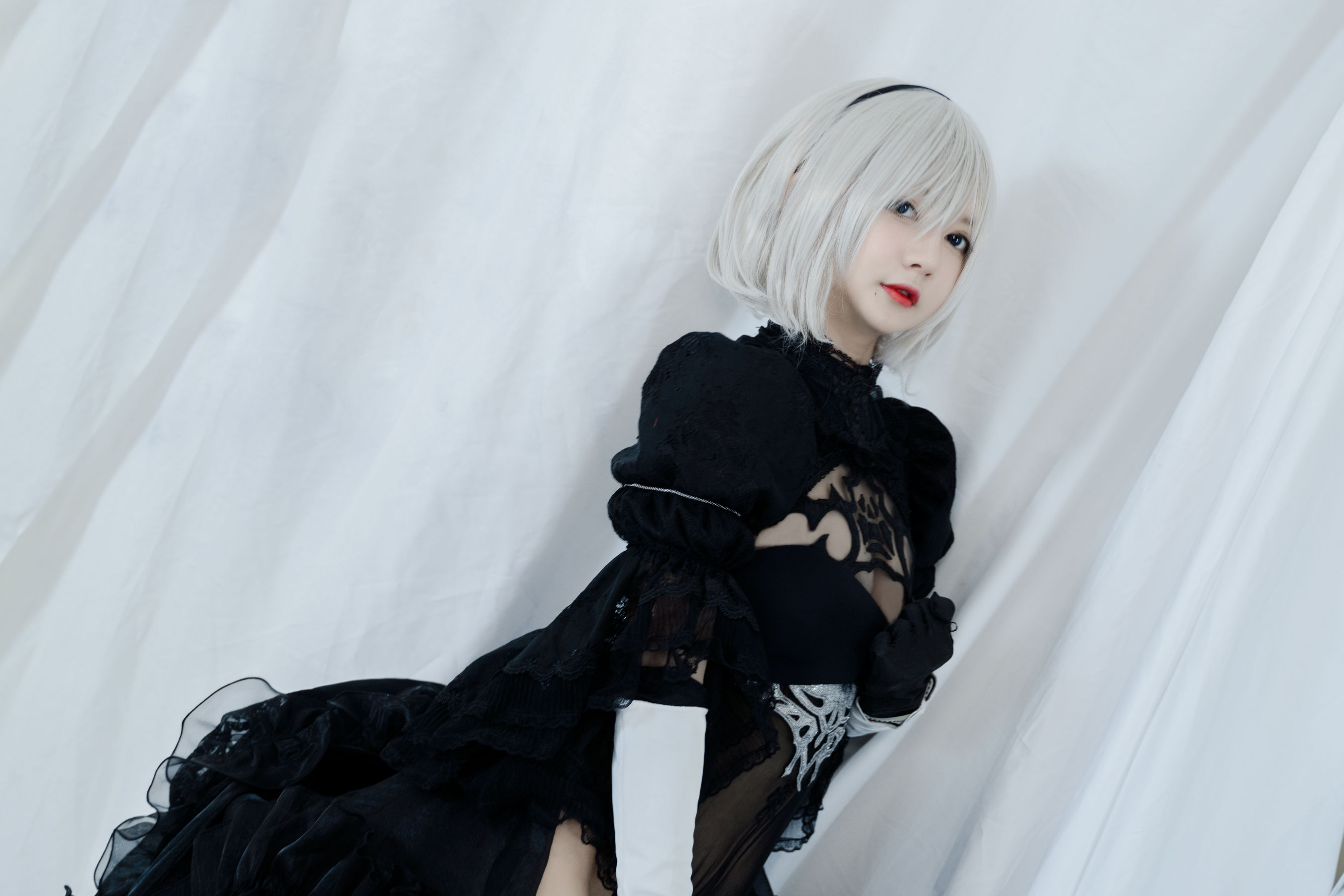 [福利COS] 51酱 - 2B黑婚纱