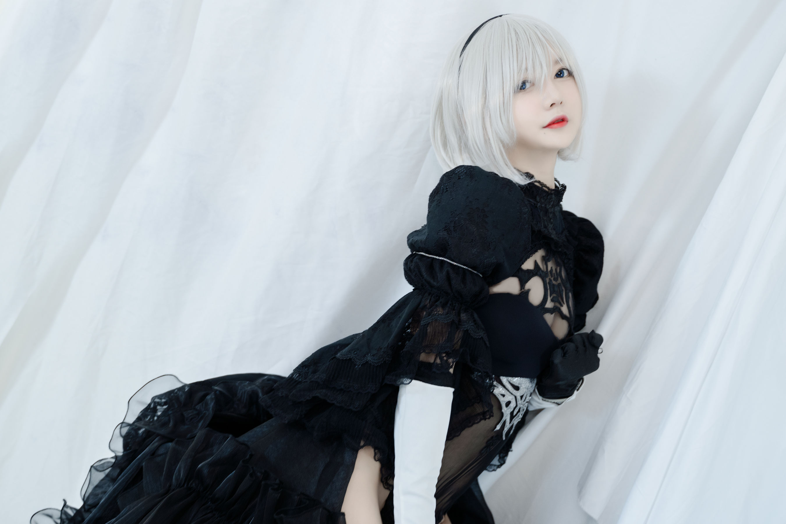 [福利COS] 51酱 - 2B黑婚纱