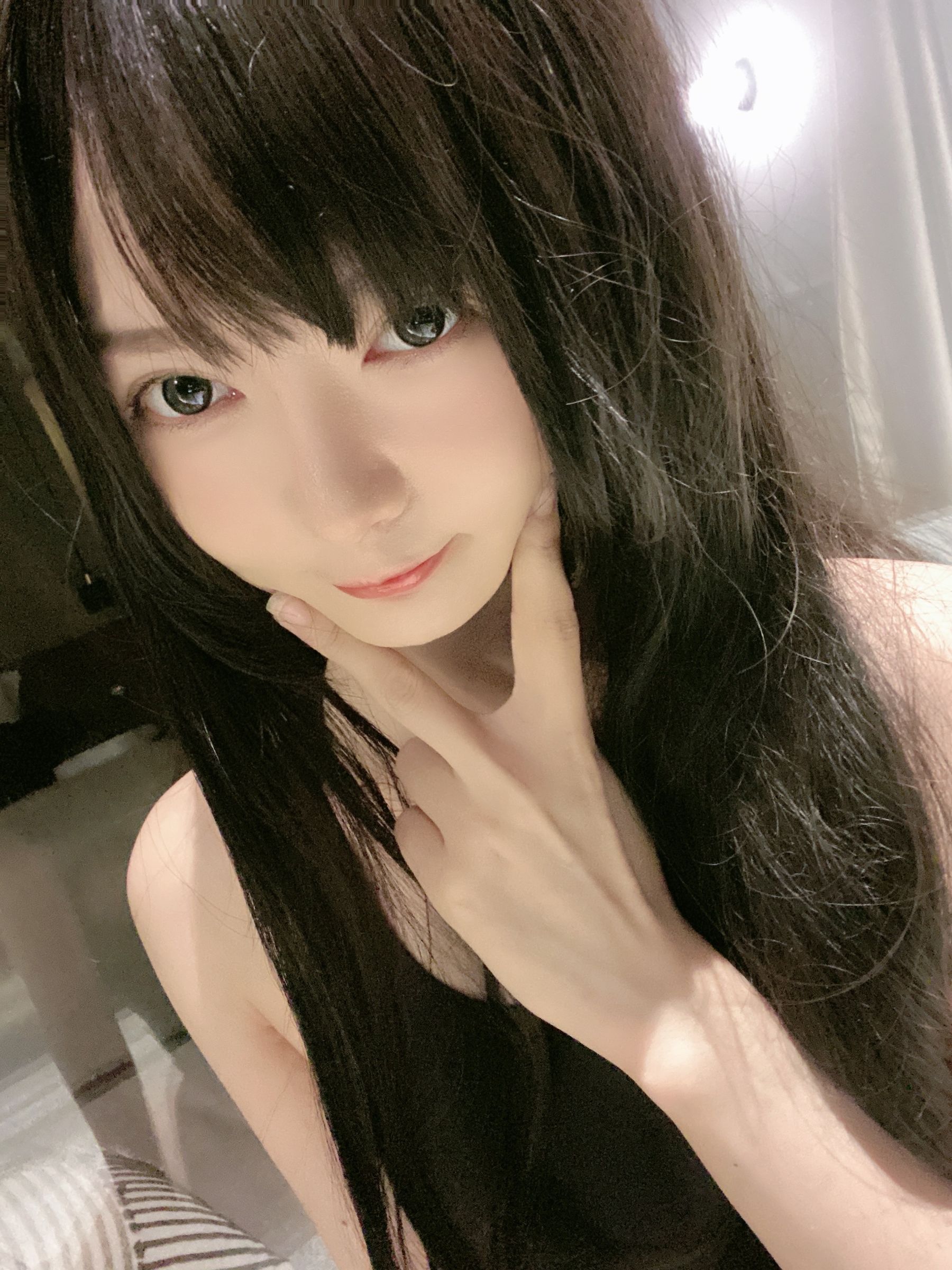 [福利COS] 51酱 - 黑红泳装