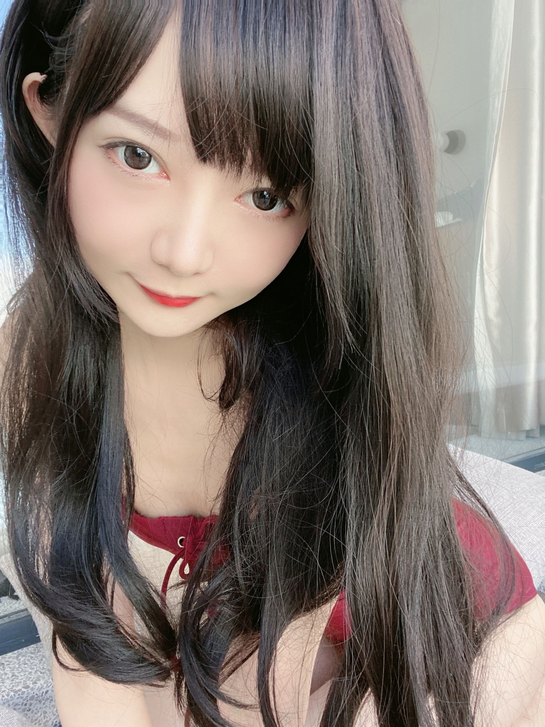 [福利COS] 51酱 - 黑红泳装